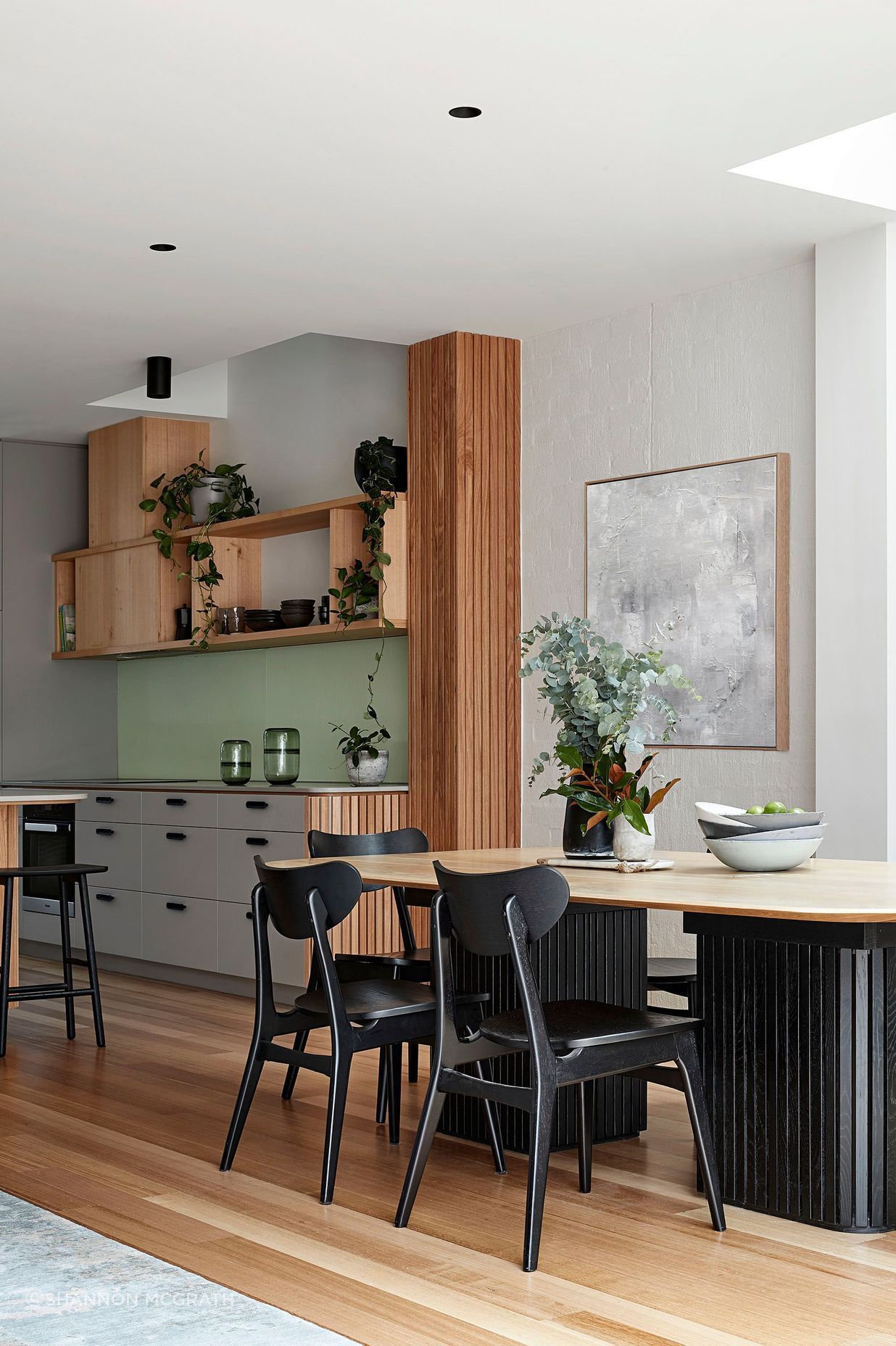 McMahonCanterburyRdStKildaWestsmg3927Aw.jpg