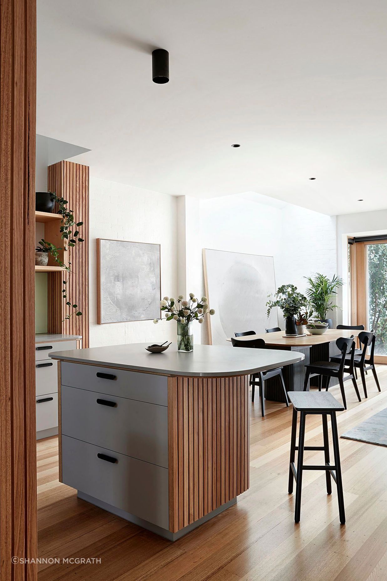 McMahonCanterburyRdStKildaWestsmg3995Aw.jpg