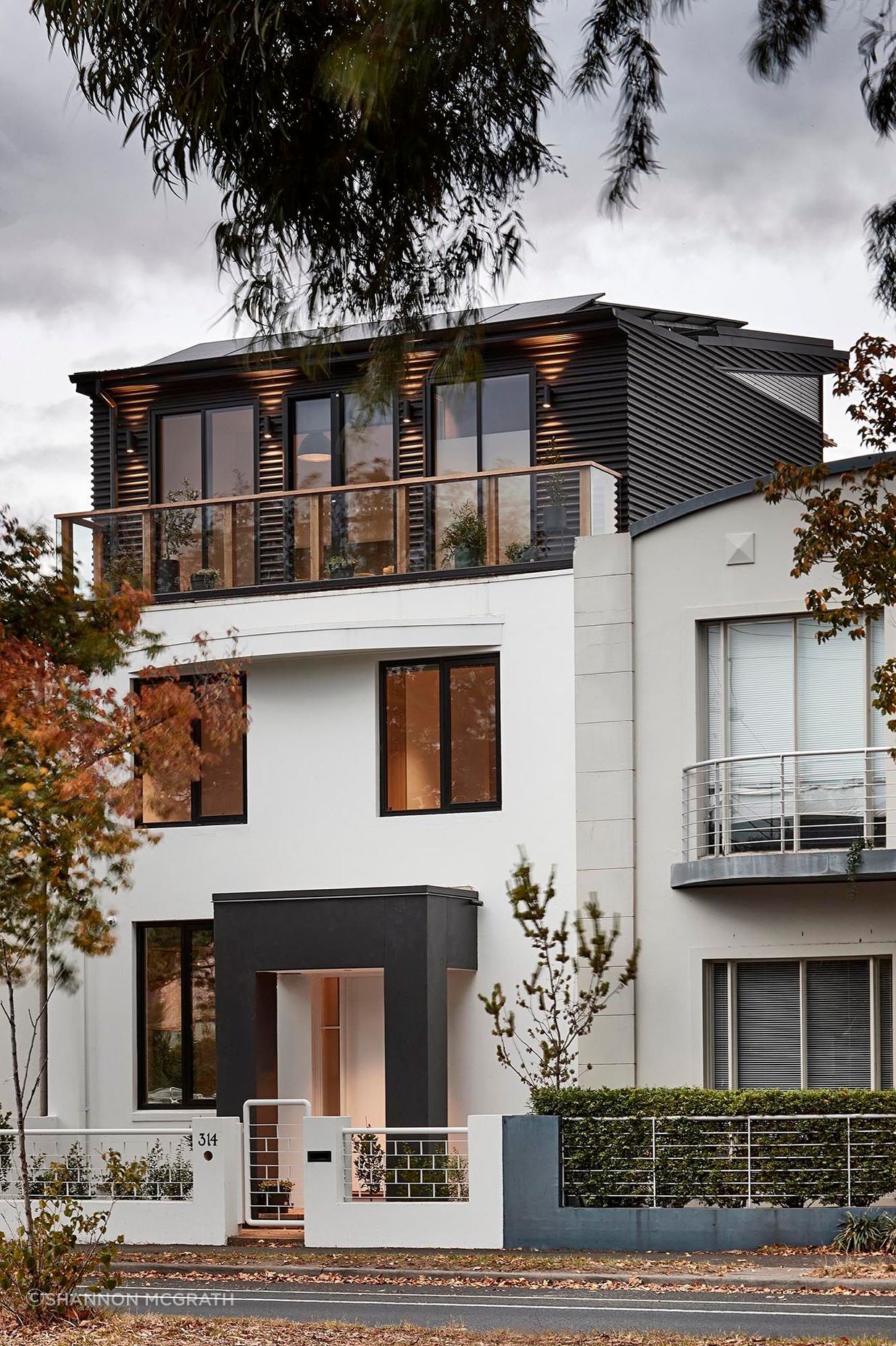 McMahonCanterburyRdStKildaWestsmg4113w.jpg