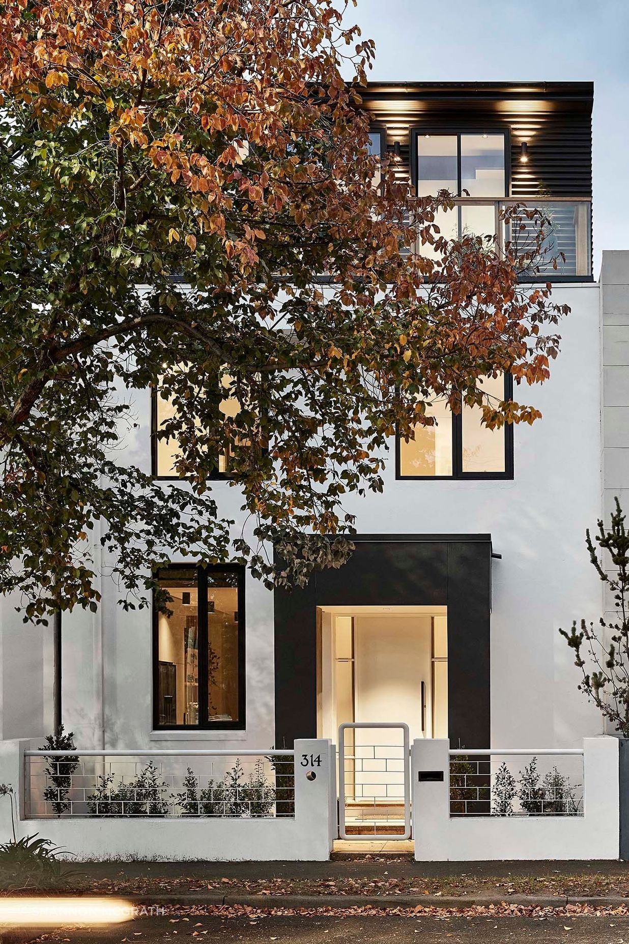 McMahonCanterburyRdStKildaWestsmg4152w.jpg