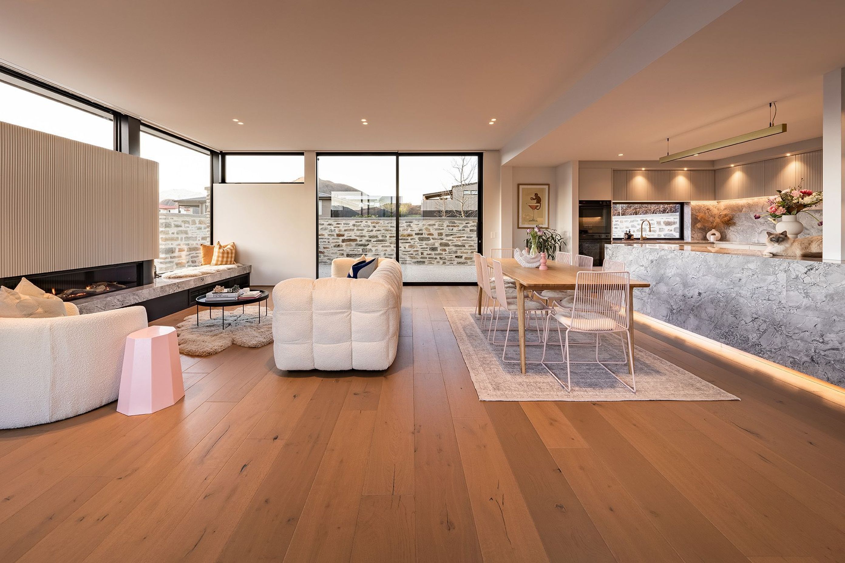 Minaret-Ridge-Living-room-.jpg
