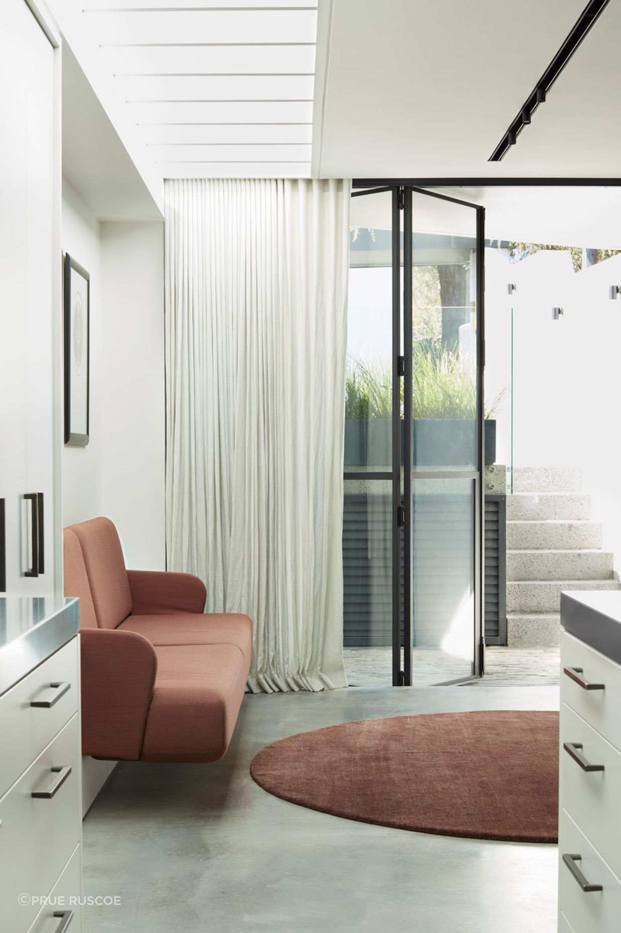 Modify-Regent-Back-Living-4102-2.jpg