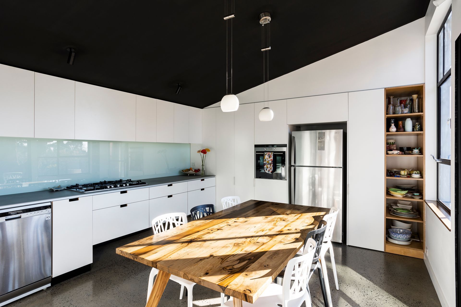 The extension has a sunny kitchen/dining area