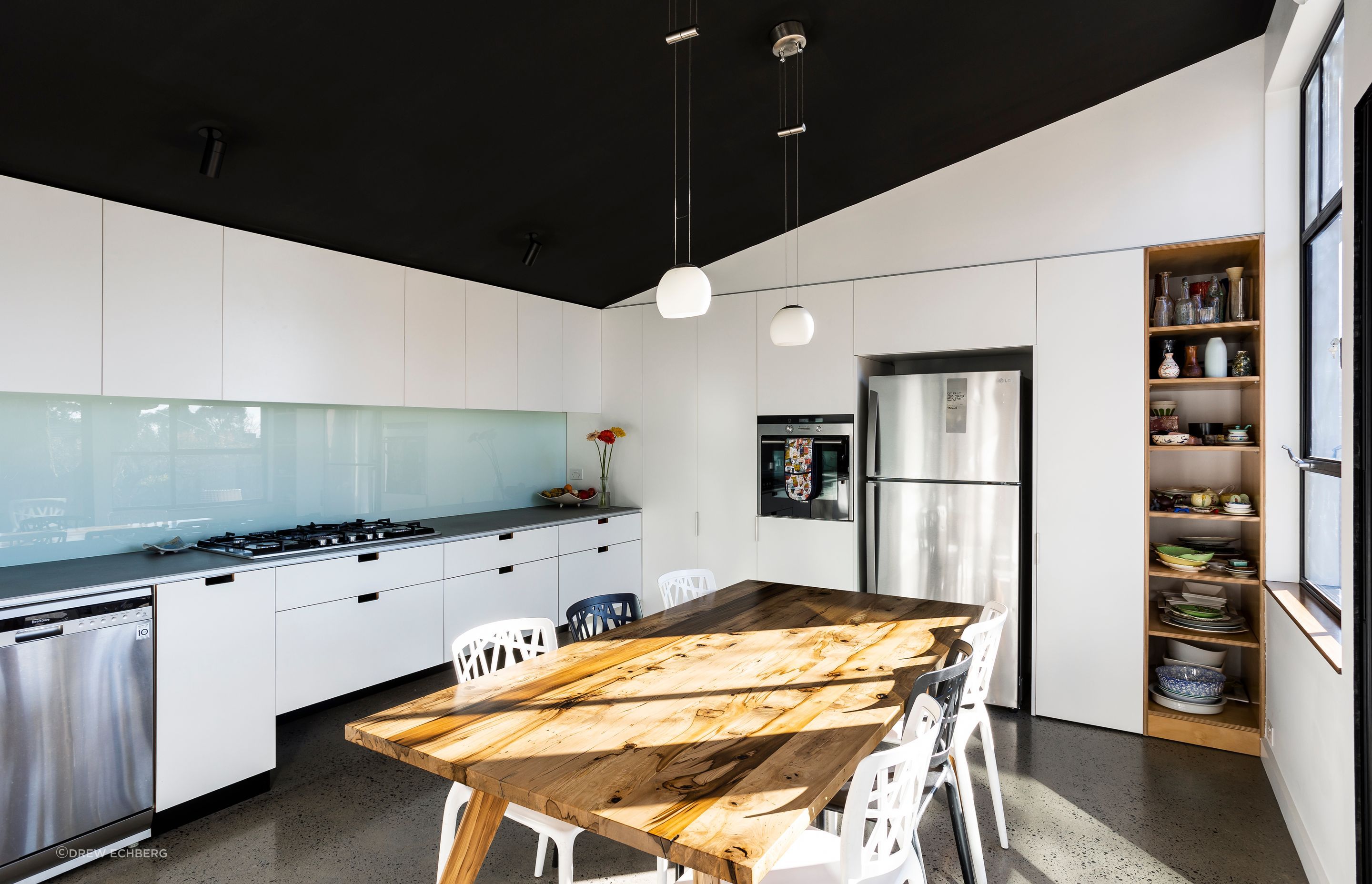 The extension has a sunny kitchen/dining area