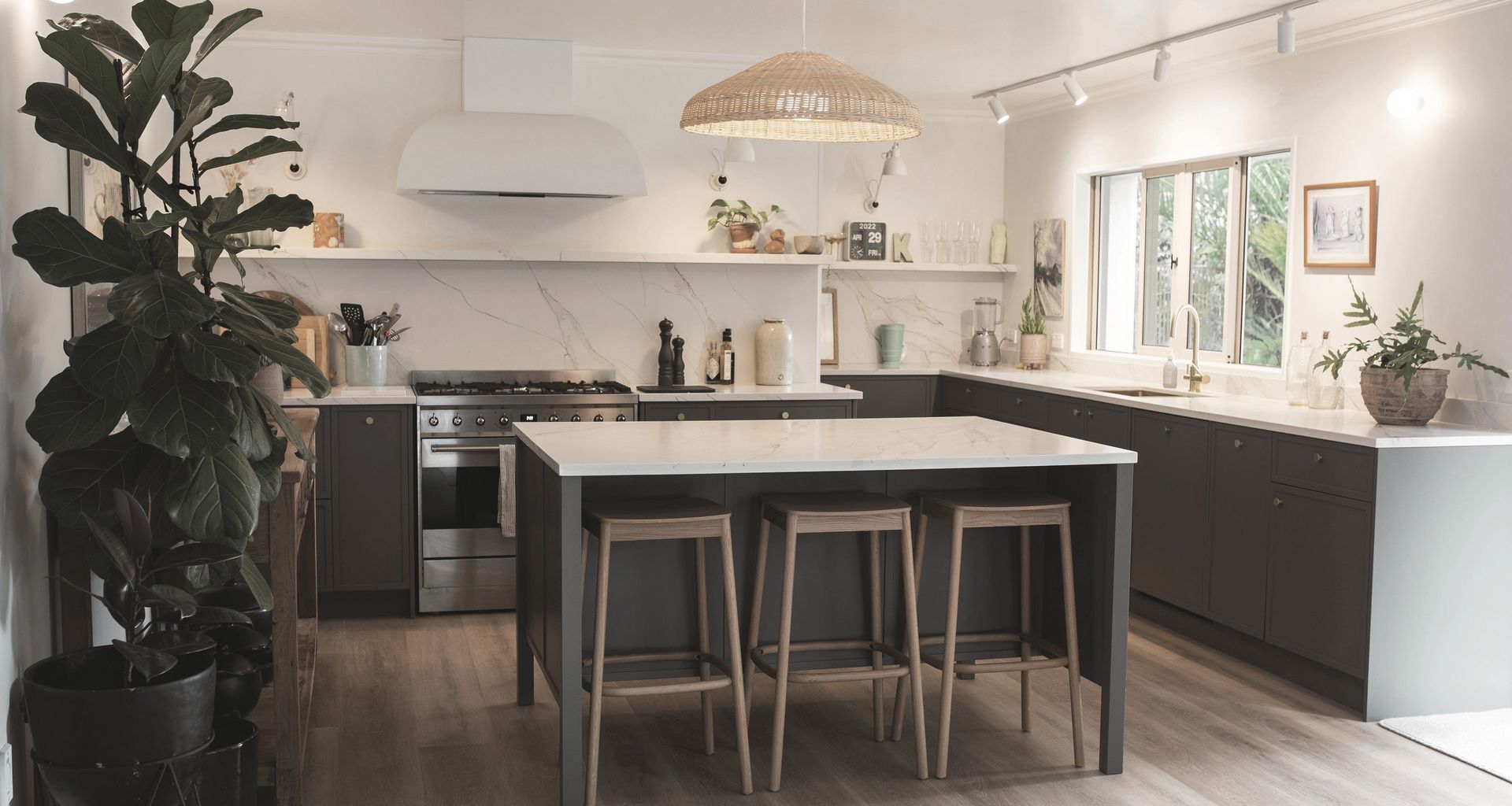 Modern Shaker banner