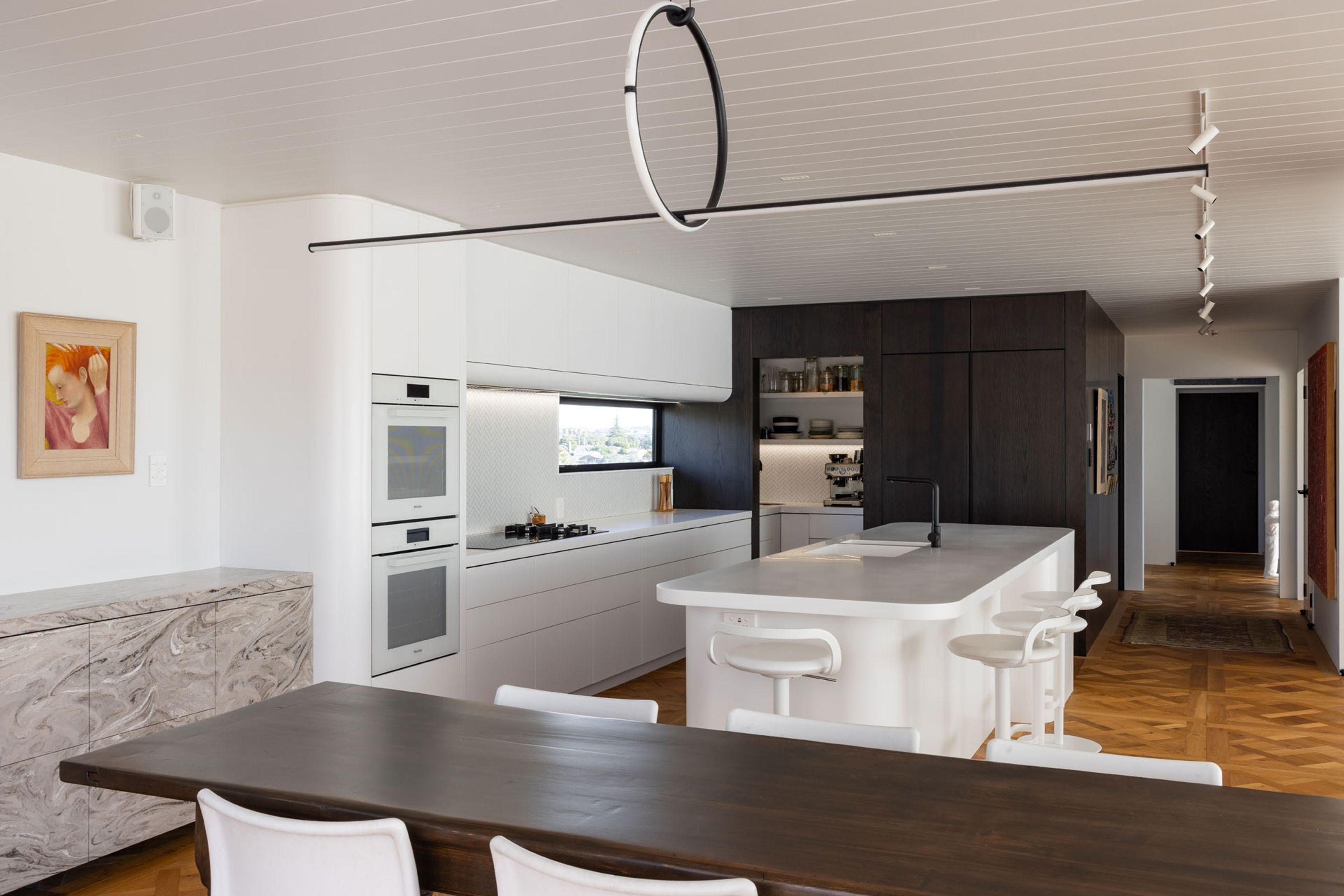 NeoDesigncustomkitchenrenovationdesignerAucklandminimalistwhitecurves2.jpg