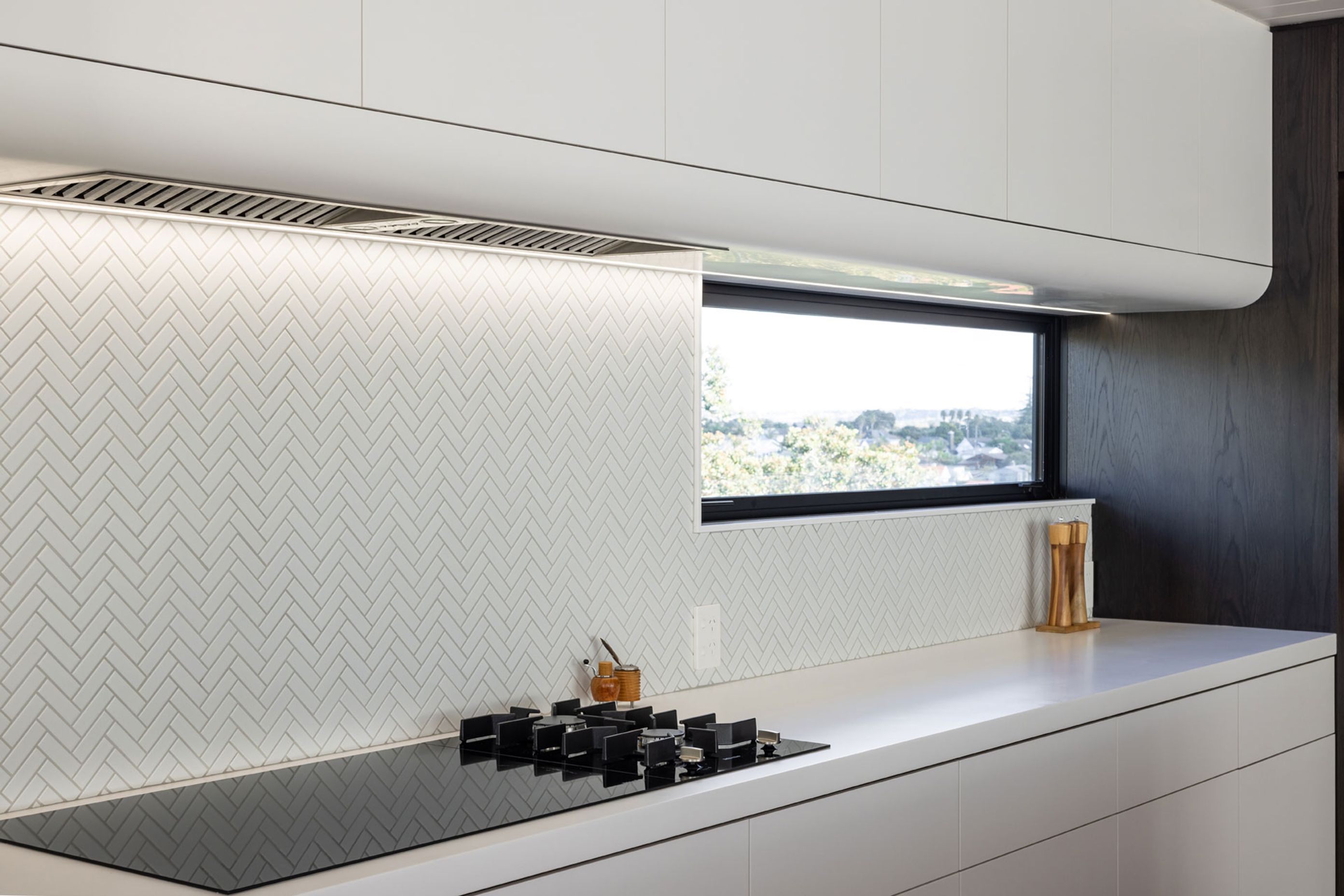 NeoDesigncustomkitchenrenovationdesignerAucklandminimalistwhitecurves4.jpg