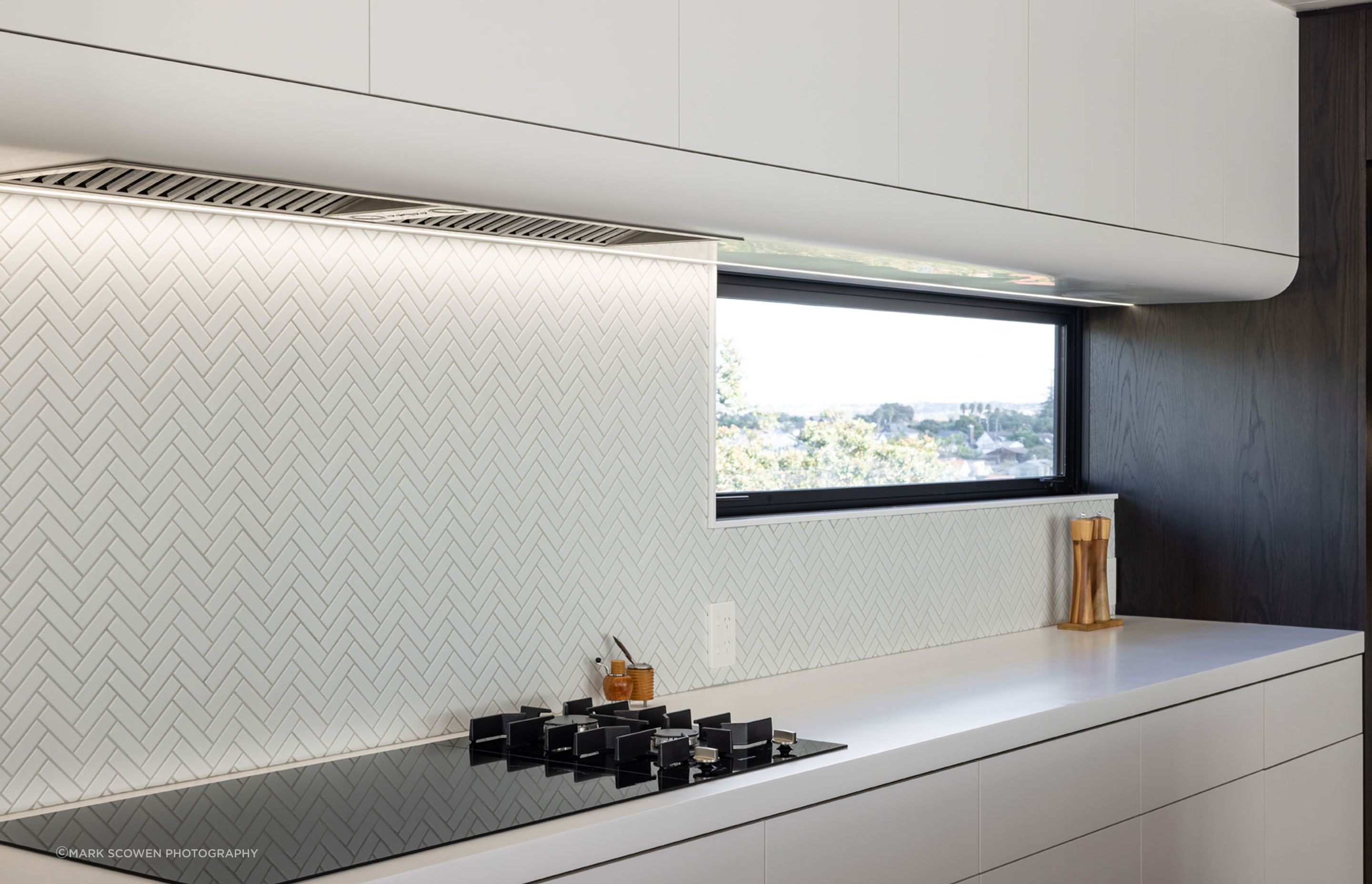 NeoDesigncustomkitchenrenovationdesignerAucklandminimalistwhitecurves4.jpg