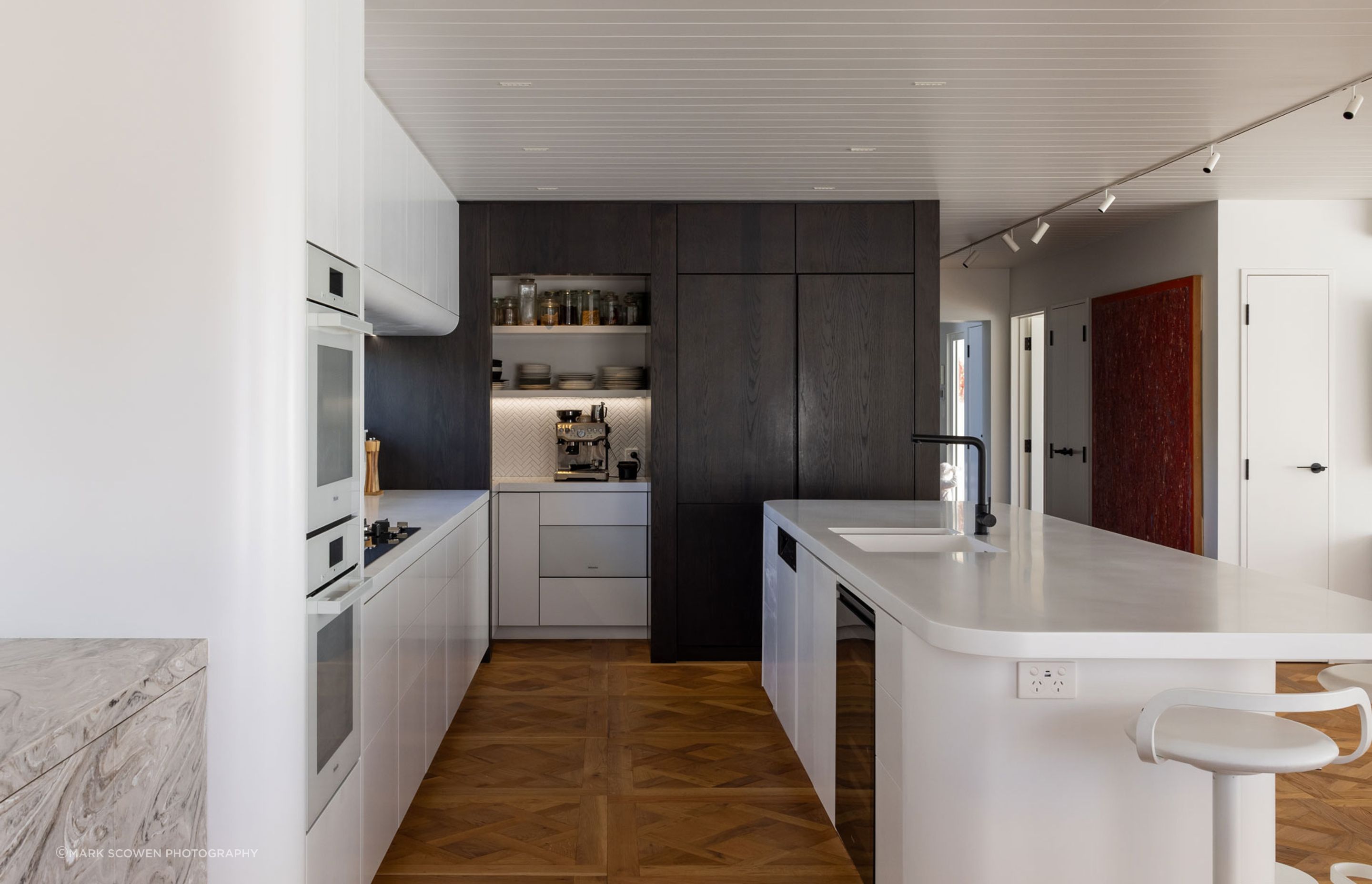 NeoDesigncustomkitchenrenovationdesignerAucklandminimalistwhitecurves5.jpg