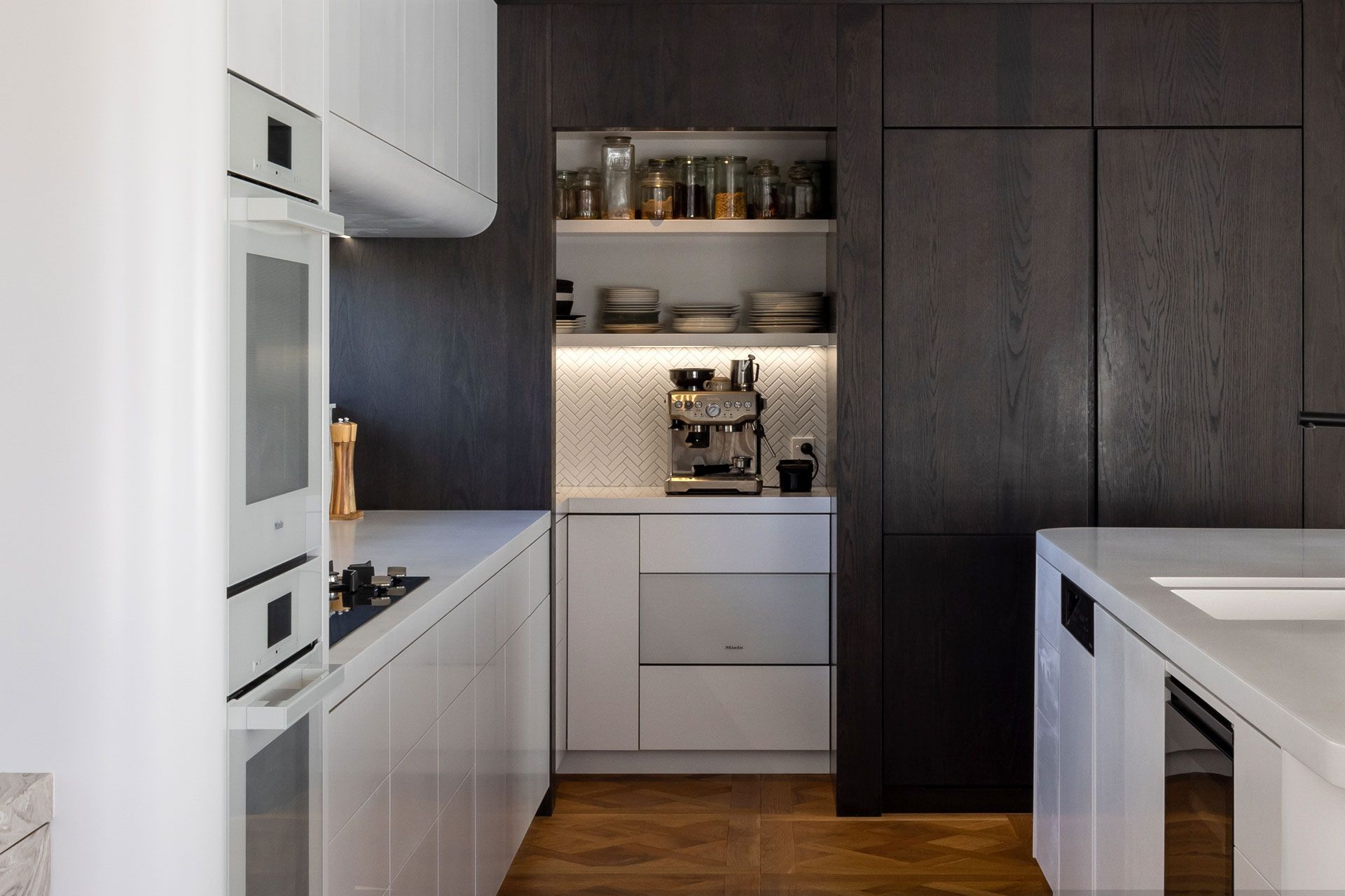 NeoDesigncustomkitchenrenovationdesignerAucklandminimalistwhitecurves7.jpg