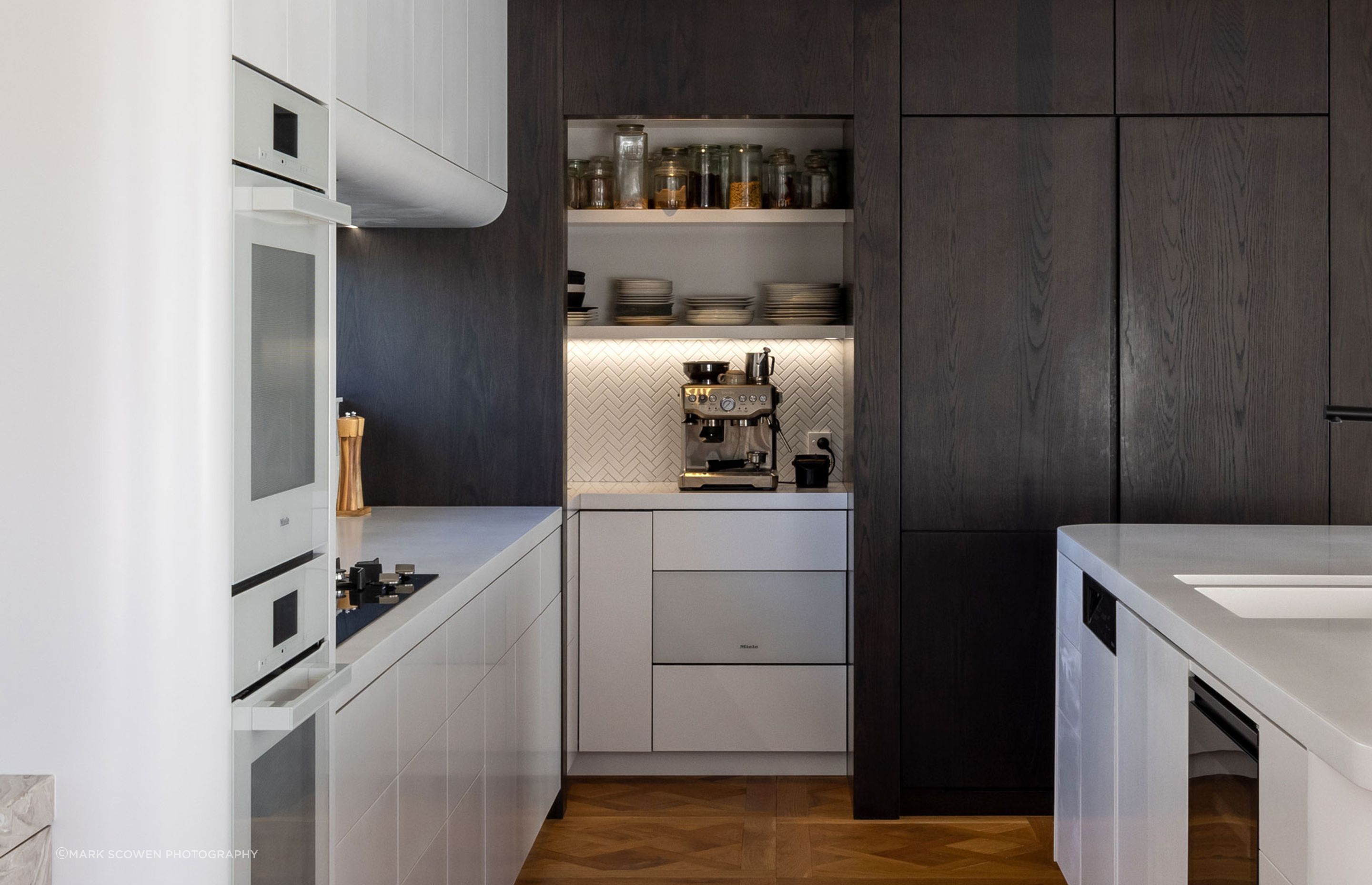 NeoDesigncustomkitchenrenovationdesignerAucklandminimalistwhitecurves7.jpg
