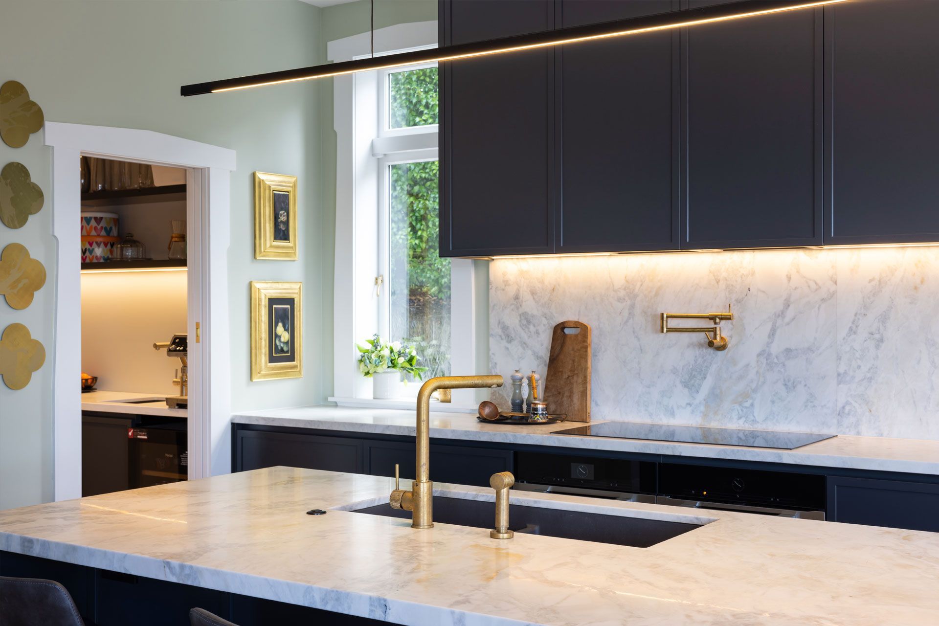 NeoDesigncustomkitchenrenovationdesignerAucklandshakerdark-greymarble.jpg