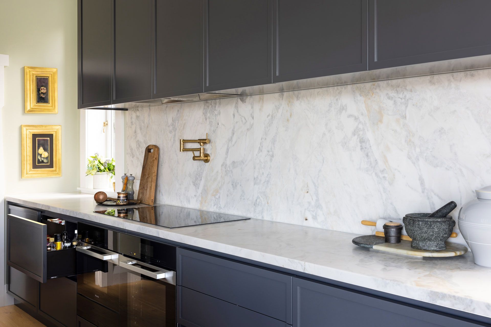 NeoDesigncustomkitchenrenovationdesignerAucklandshakerdark-greymarble7.jpg