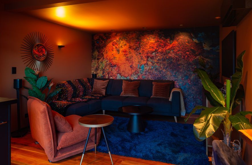 A Smoky Lounge Vibe, Tahunanui, Nelson