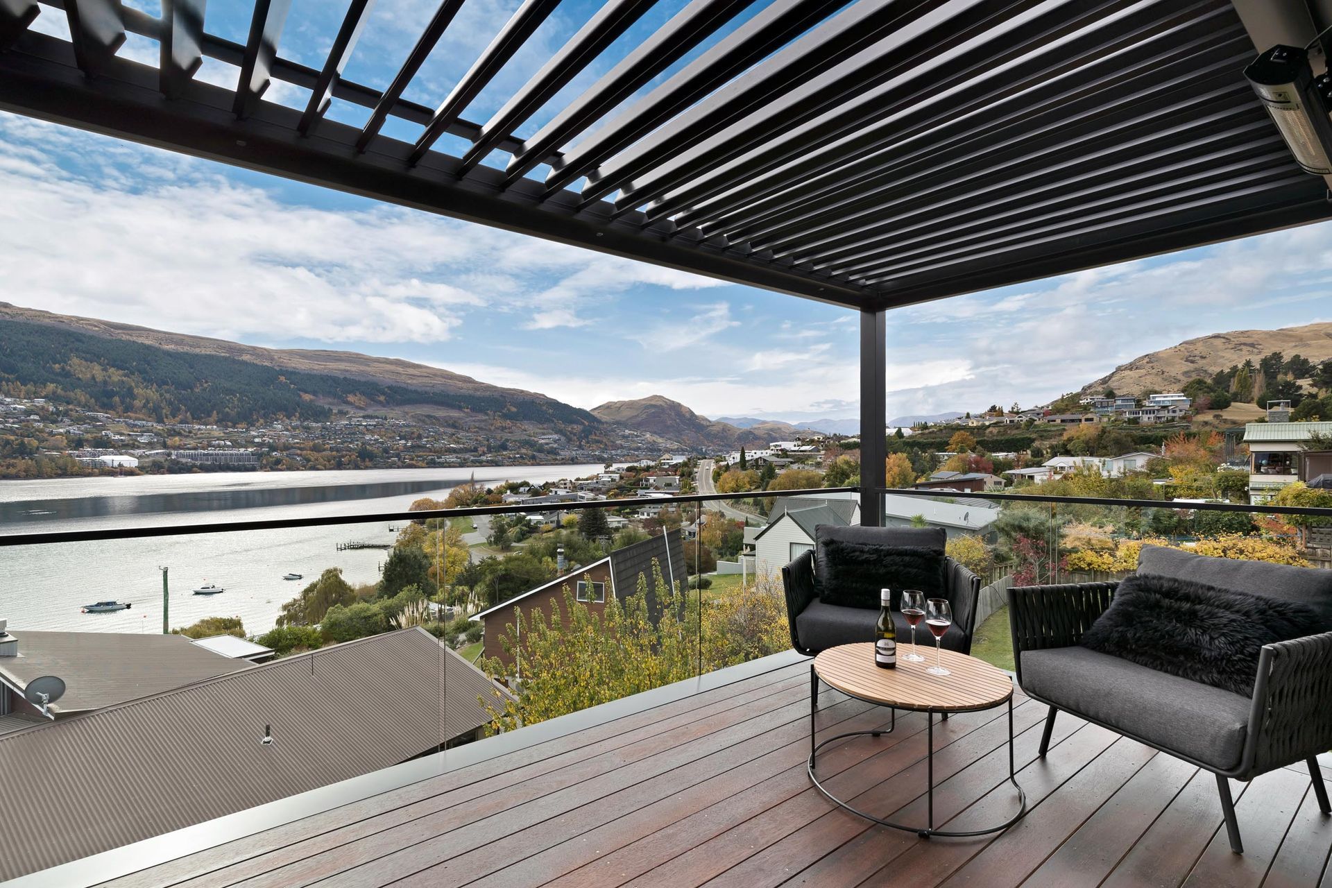 Year-Round Outdoor Spaces and Viewing Pleasure