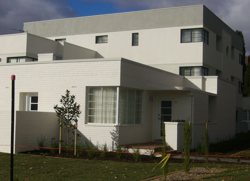 Canberra Ave