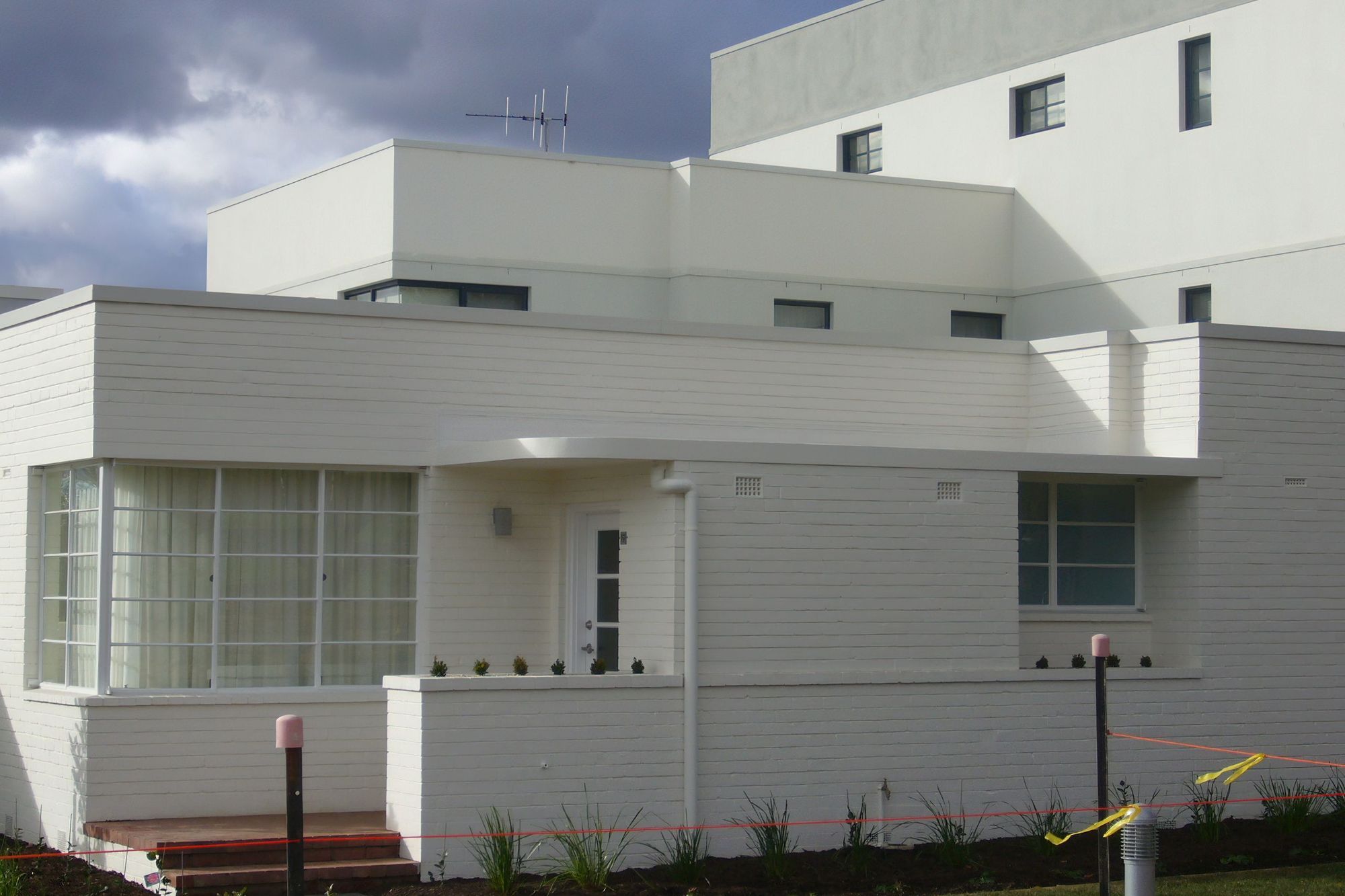 Canberra Ave