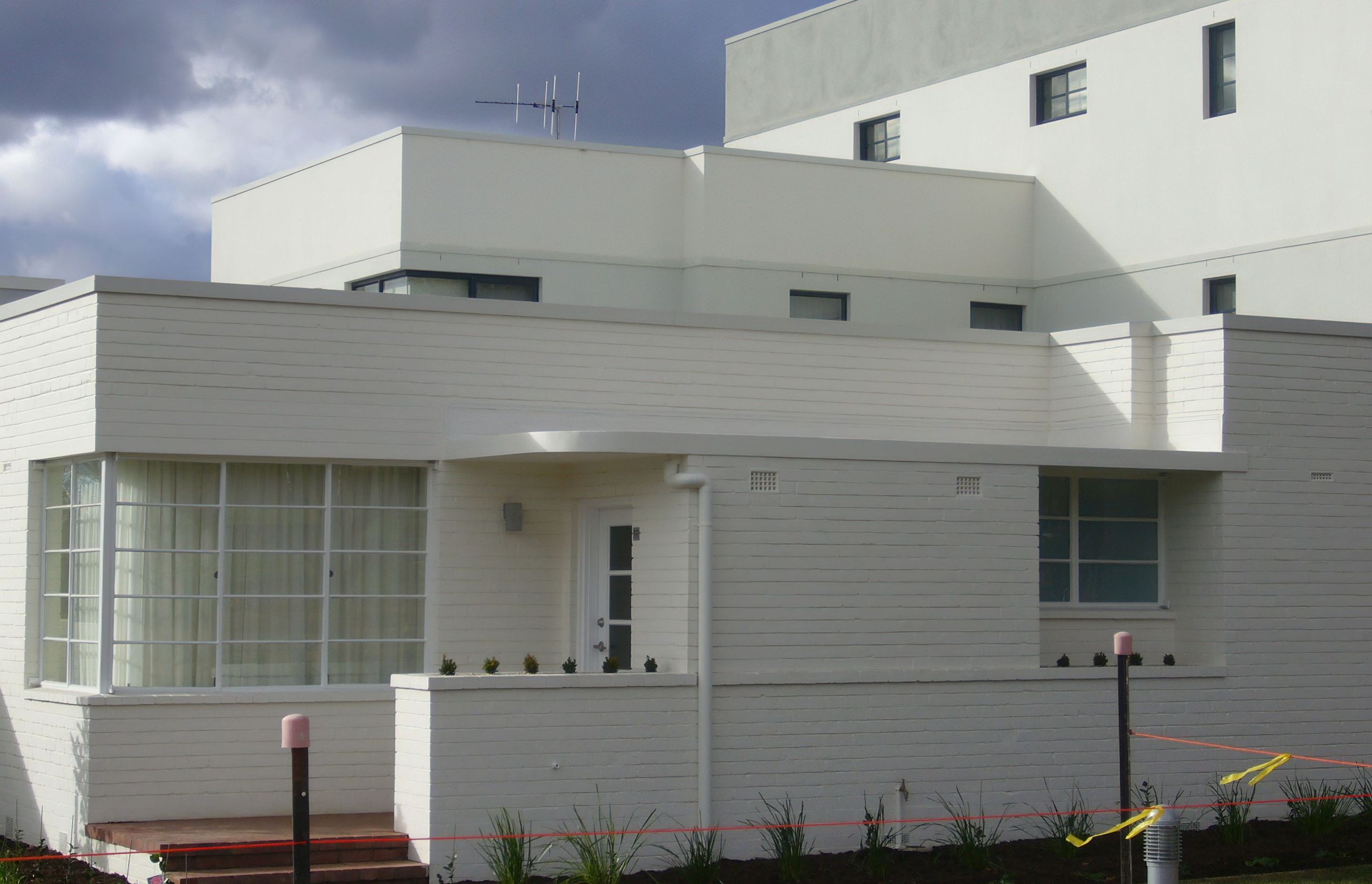 Canberra Ave