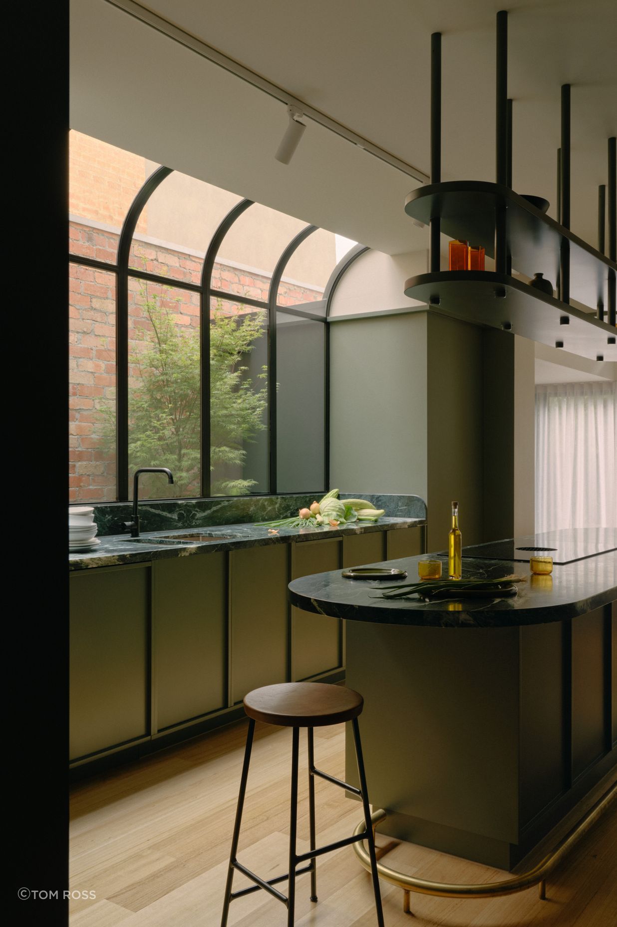 PLACEMENTAVE4137web.jpg