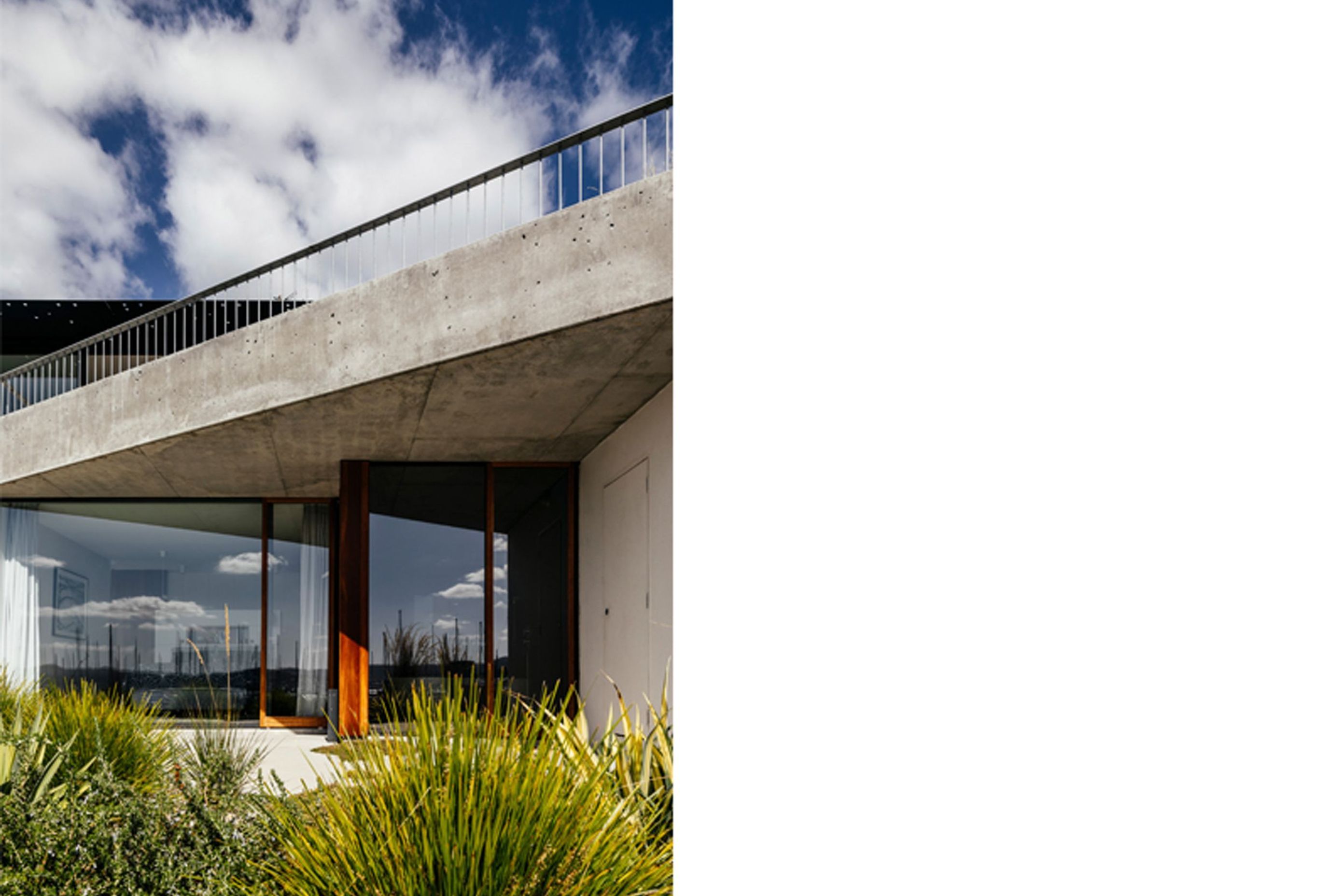 POINT-VIEW-HOUSE-3.jpg
