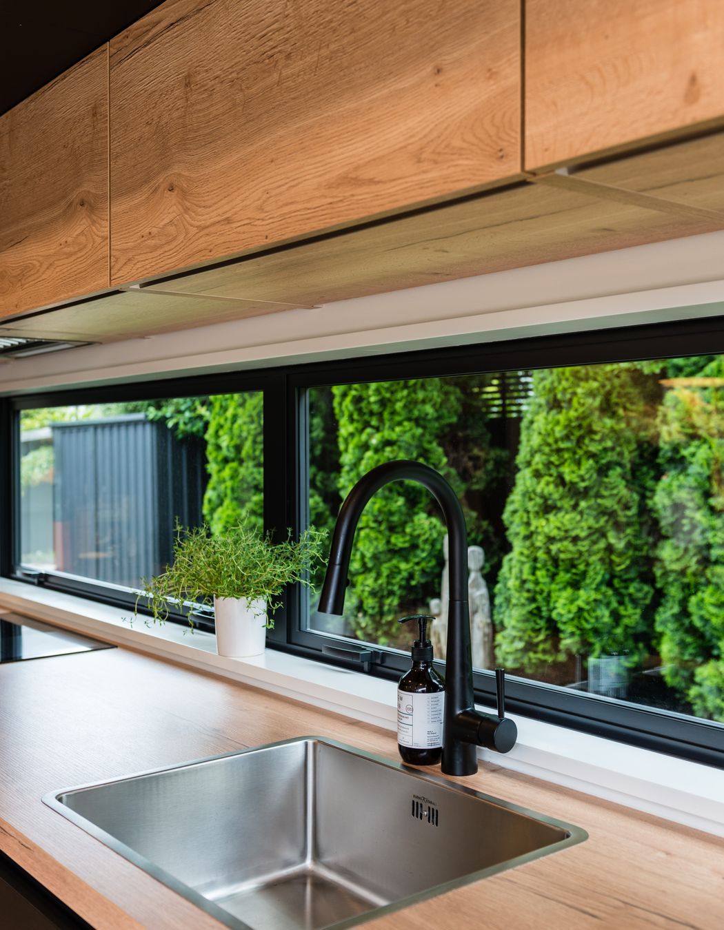 Black Touch | Sierra Oak Renovation Transformation