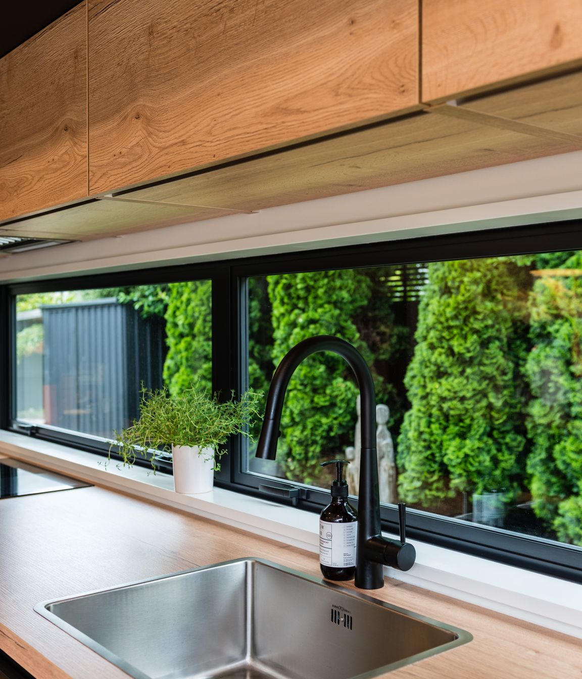 Black Touch | Sierra Oak Renovation Transformation