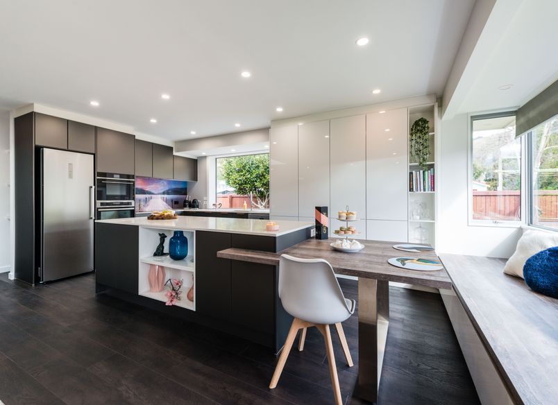 Warm and Modern Family Kitchen