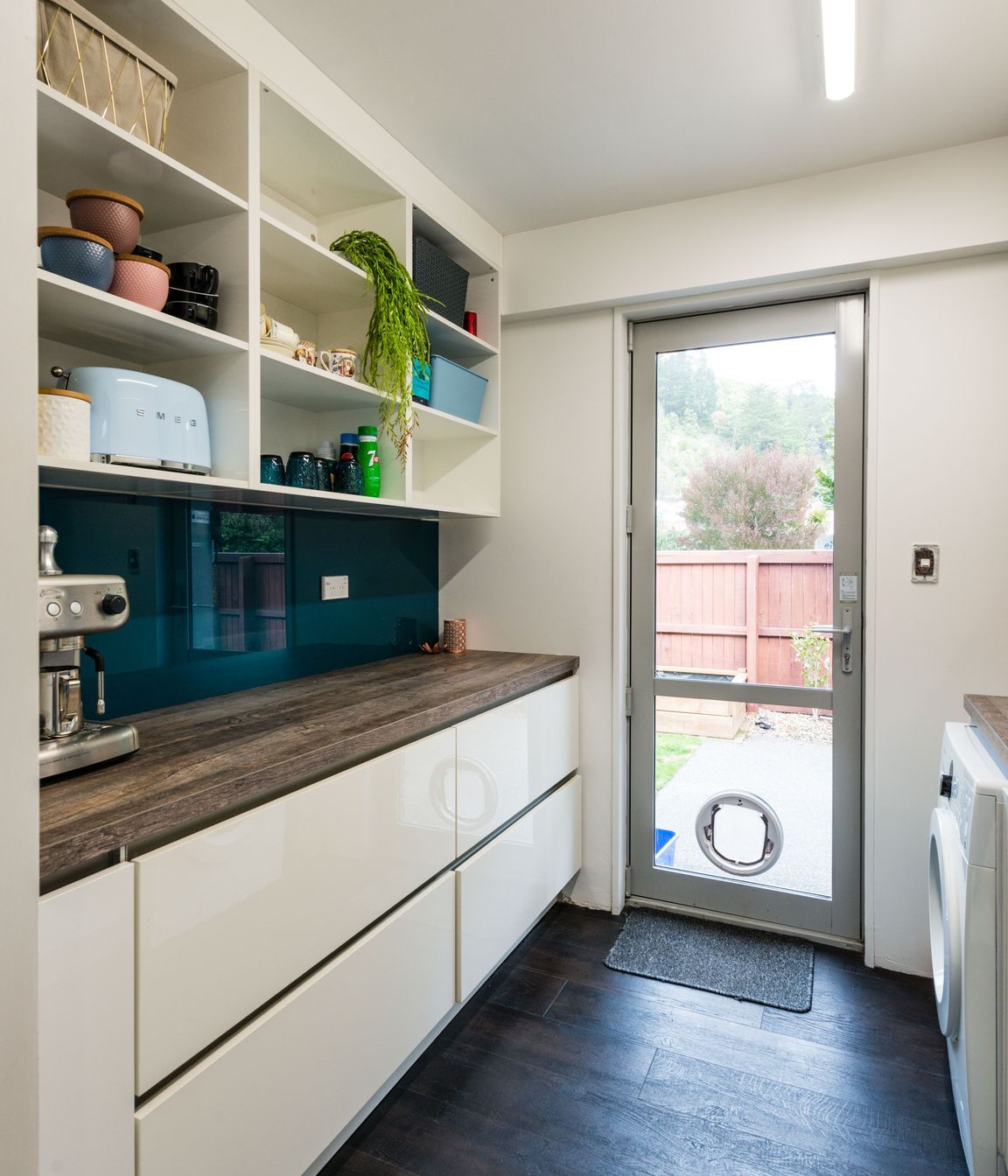 Warm and Modern Family Kitchen
