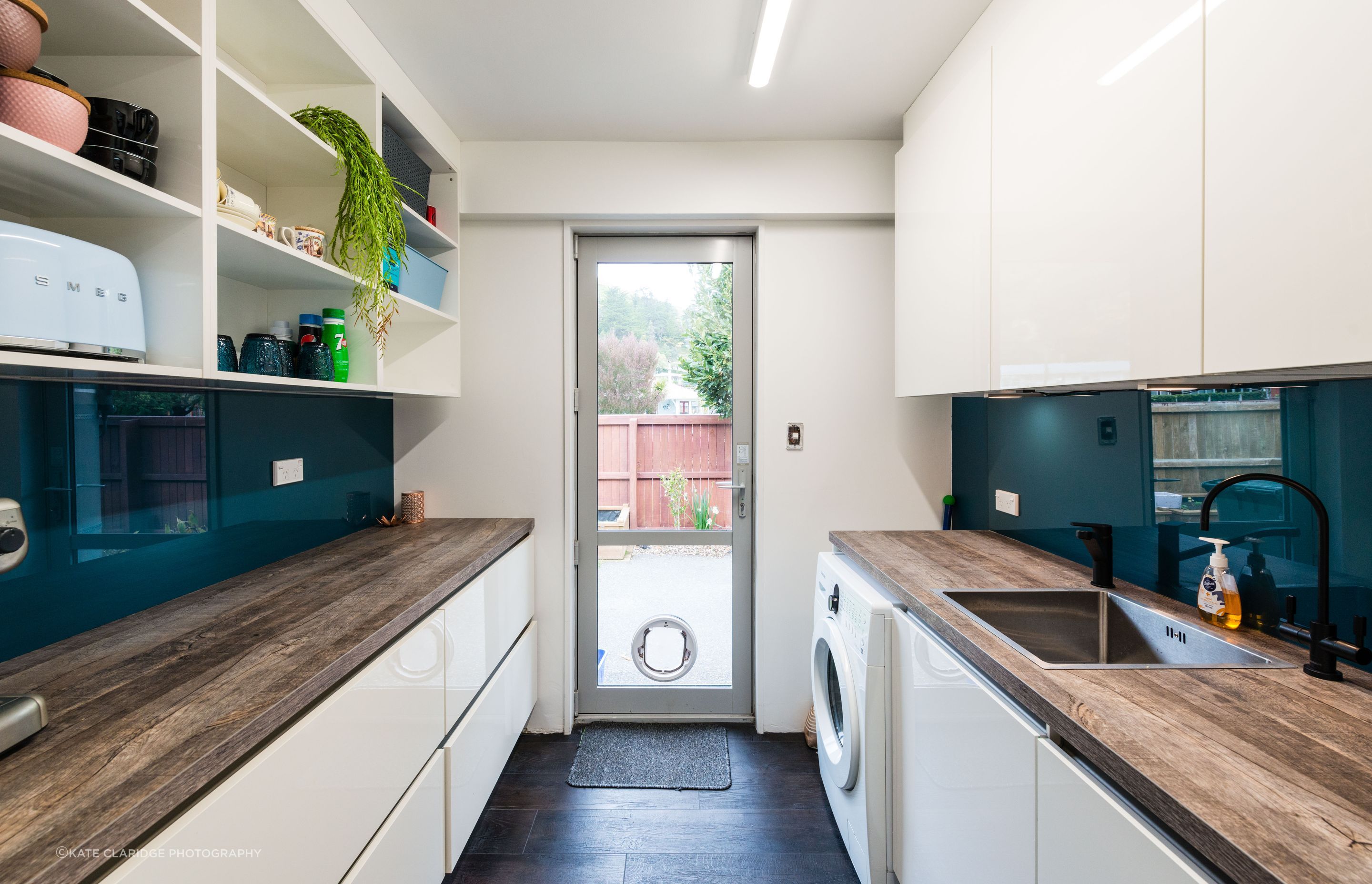 Warm and Modern Family Kitchen