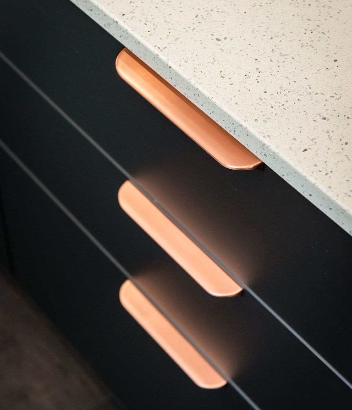 Warm and Modern Family Kitchen