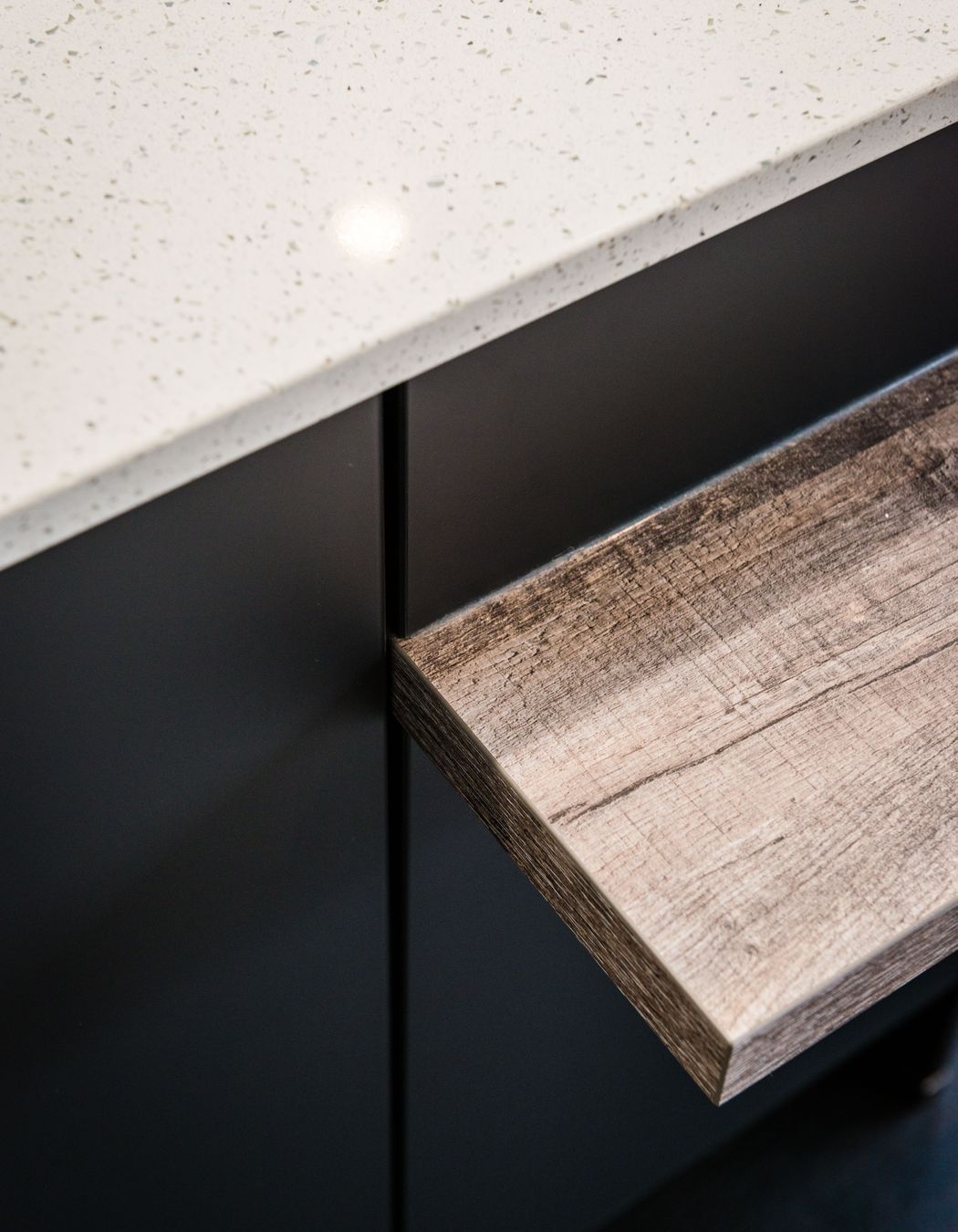 Warm and Modern Family Kitchen