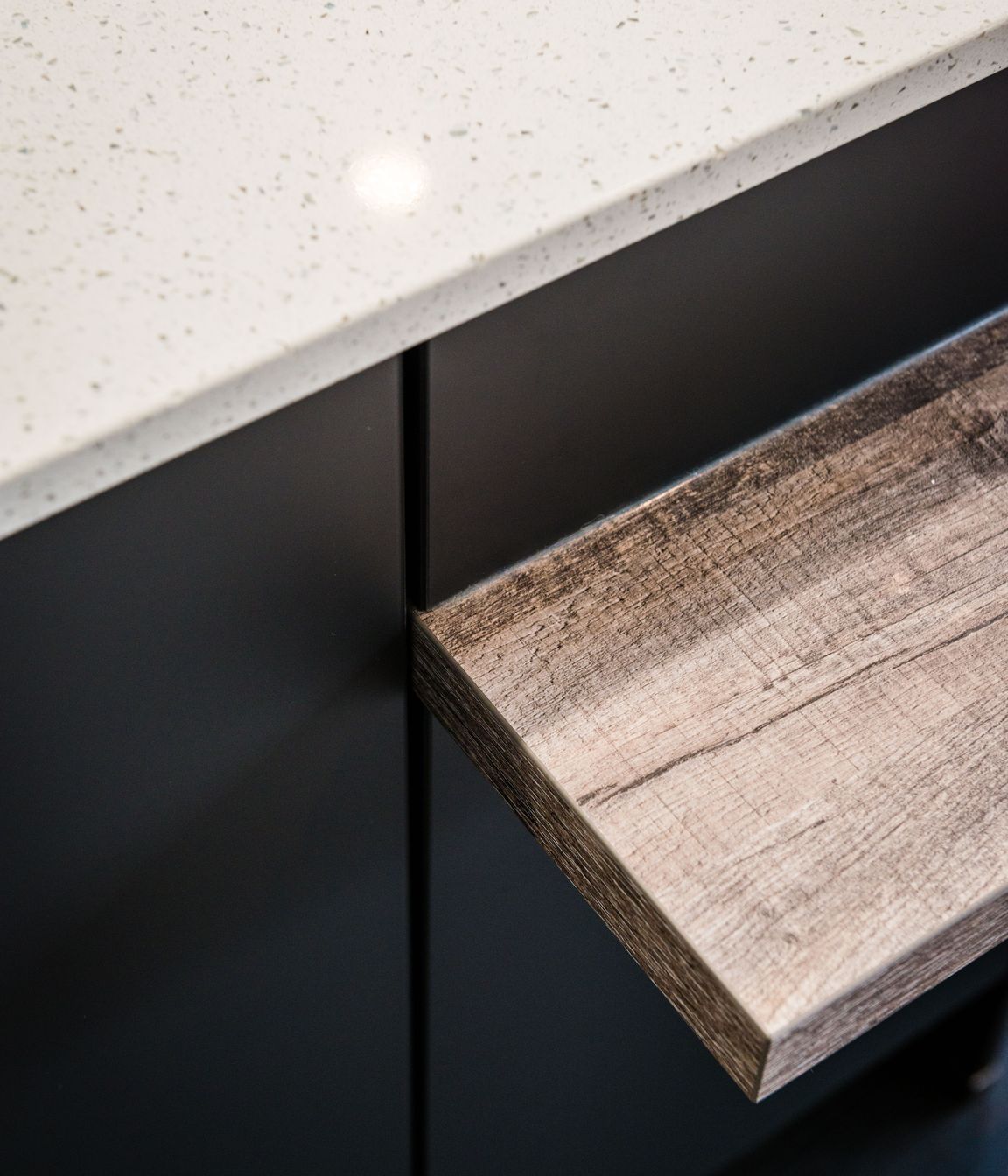 Warm and Modern Family Kitchen