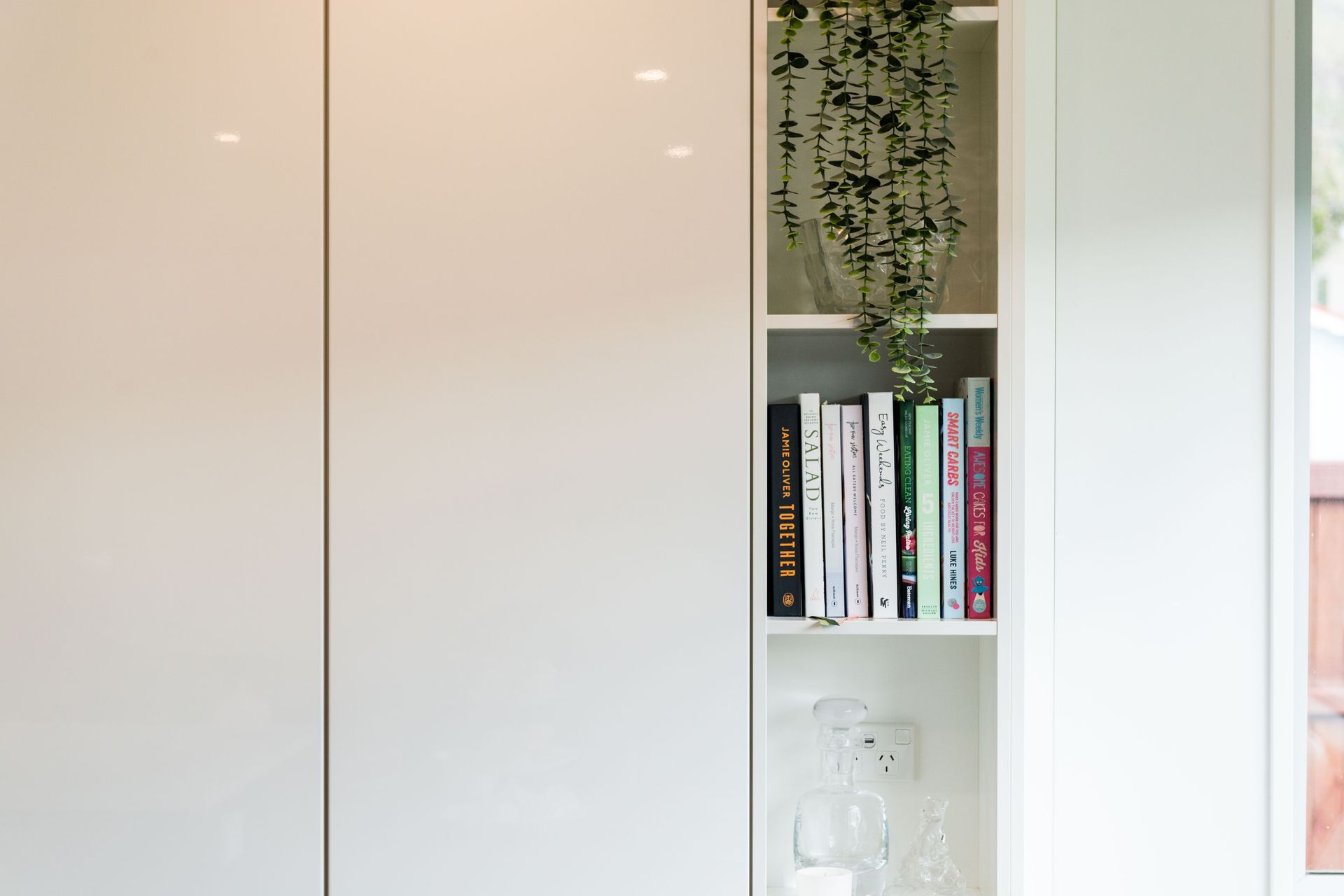 Warm and Modern Family Kitchen