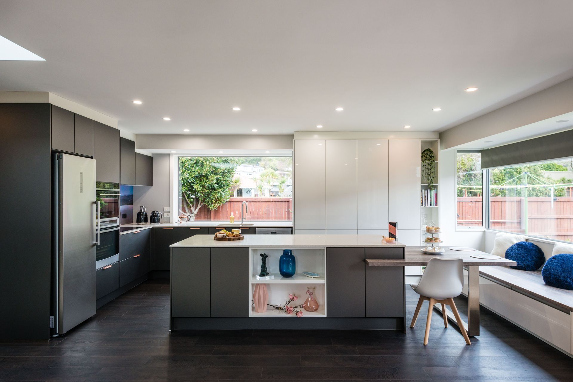 Warm and Modern Family Kitchen