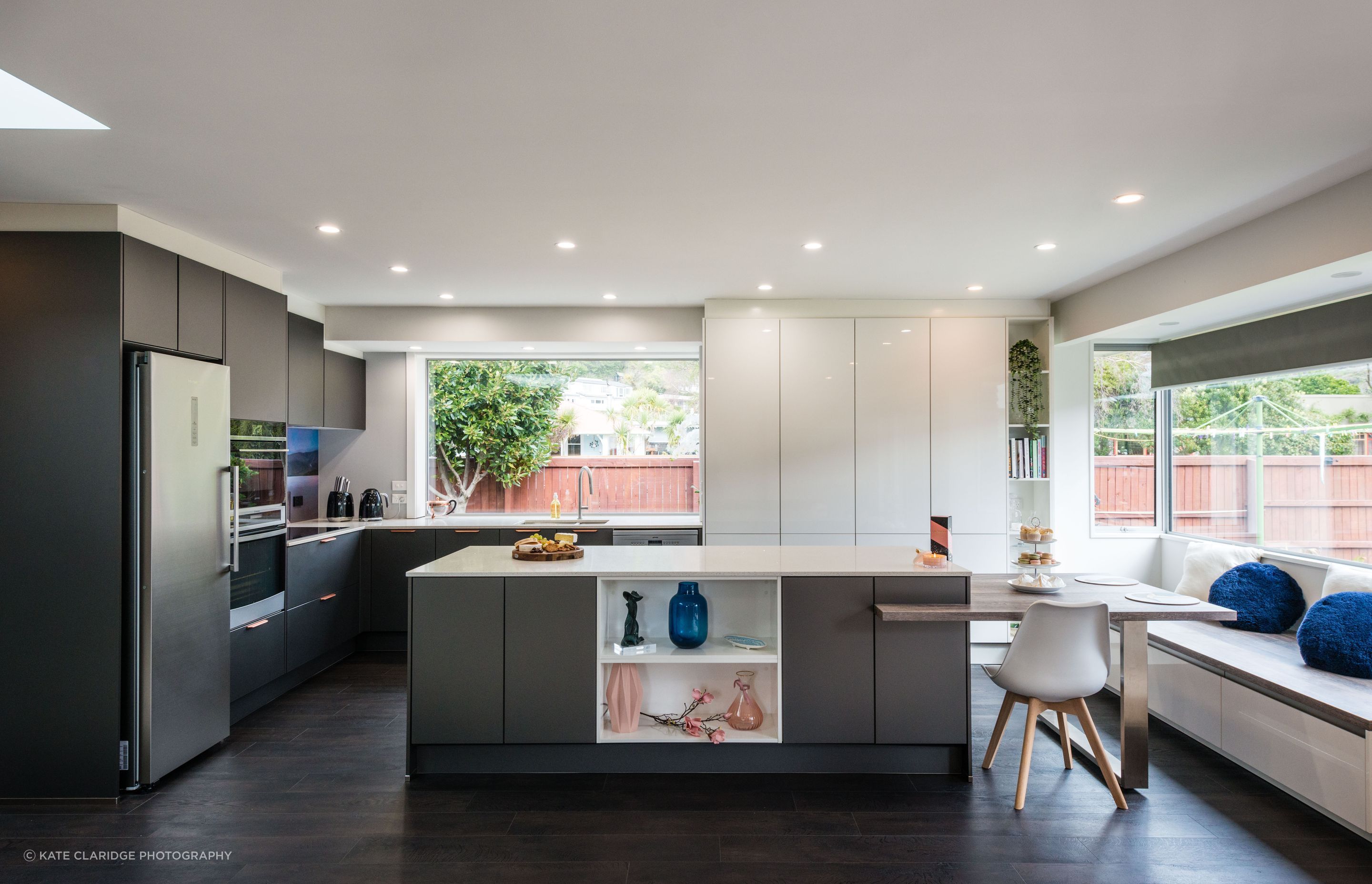 Warm and Modern Family Kitchen