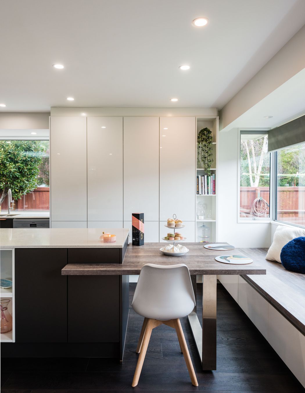 Warm and Modern Family Kitchen