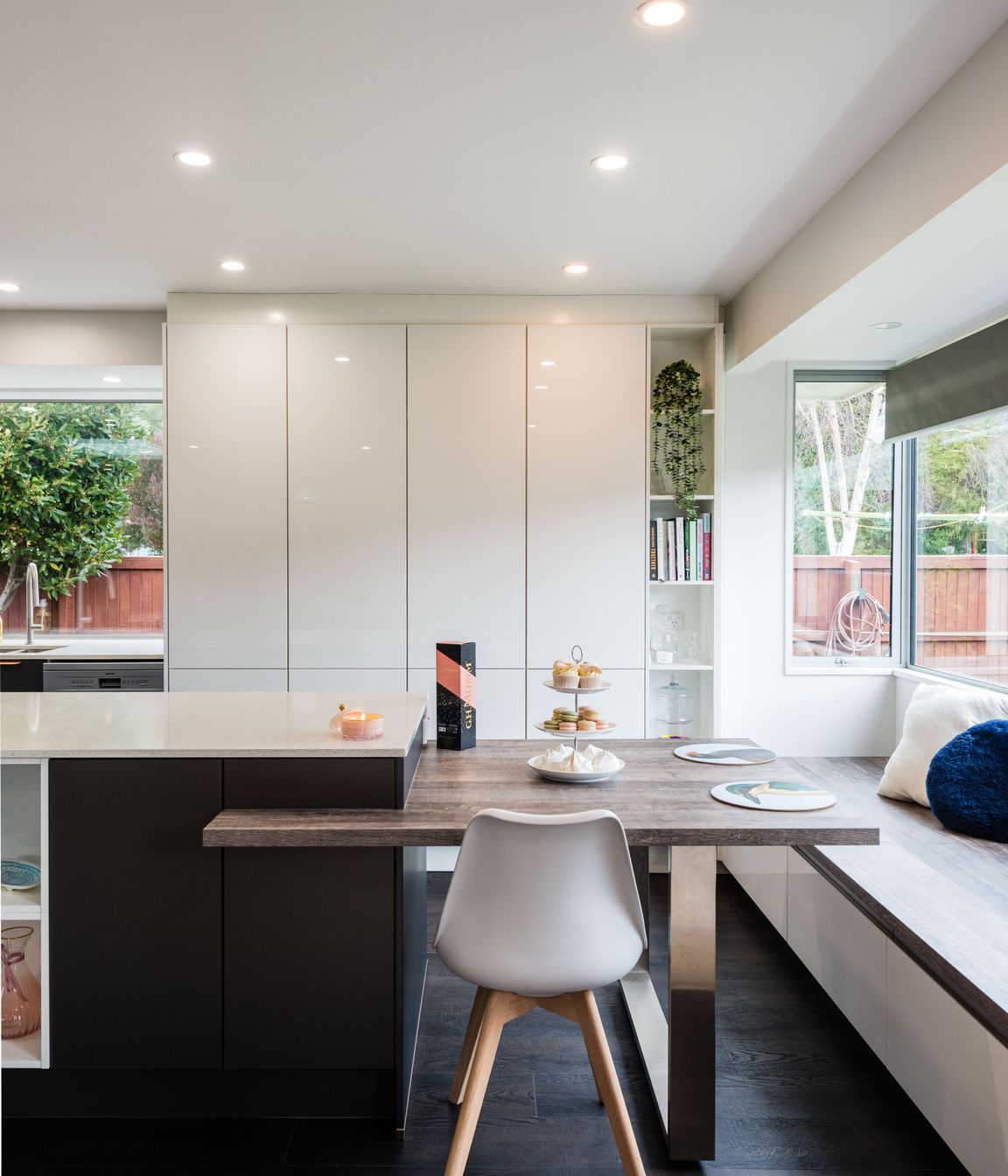 Warm and Modern Family Kitchen