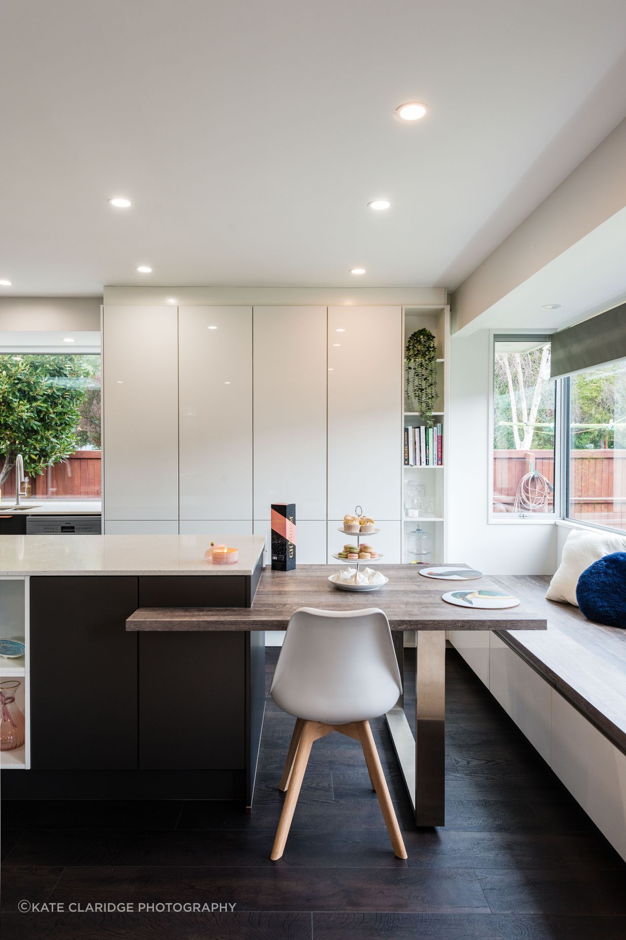 Warm and Modern Family Kitchen