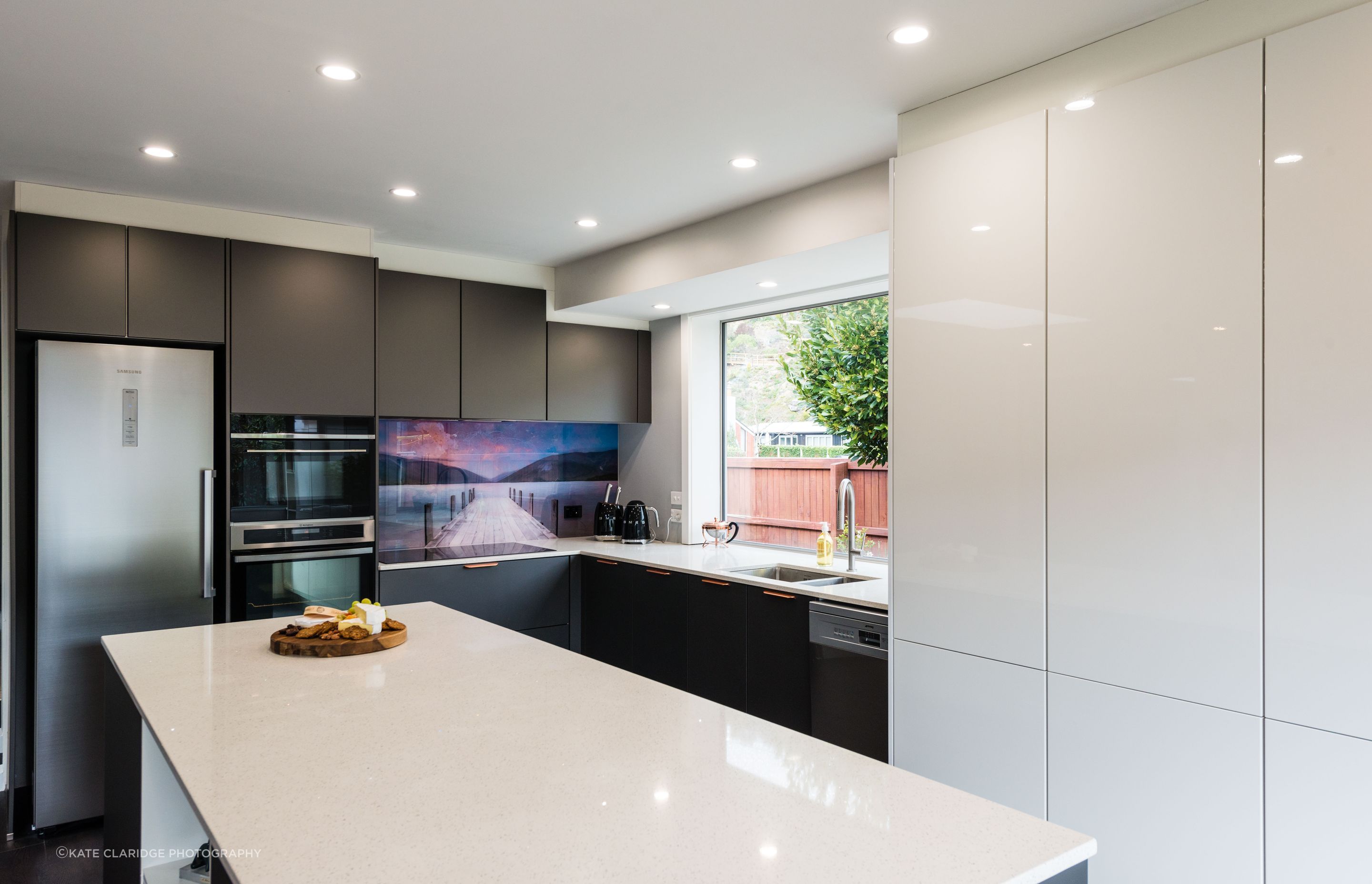 Warm and Modern Family Kitchen