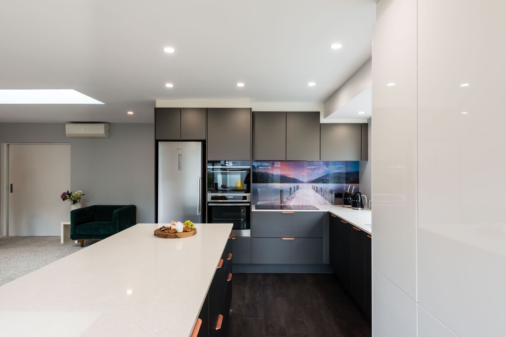 Warm and Modern Family Kitchen