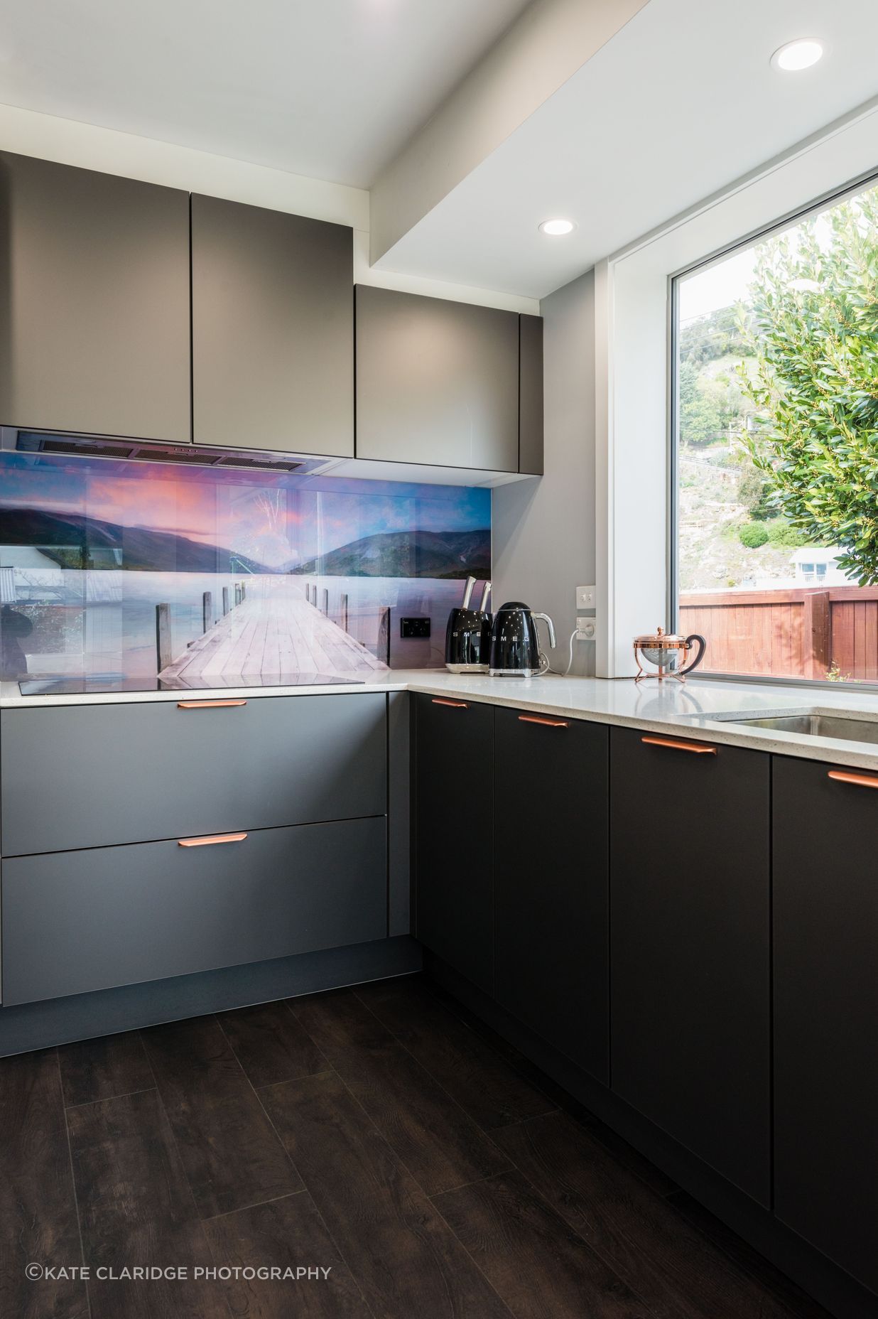 Warm and Modern Family Kitchen