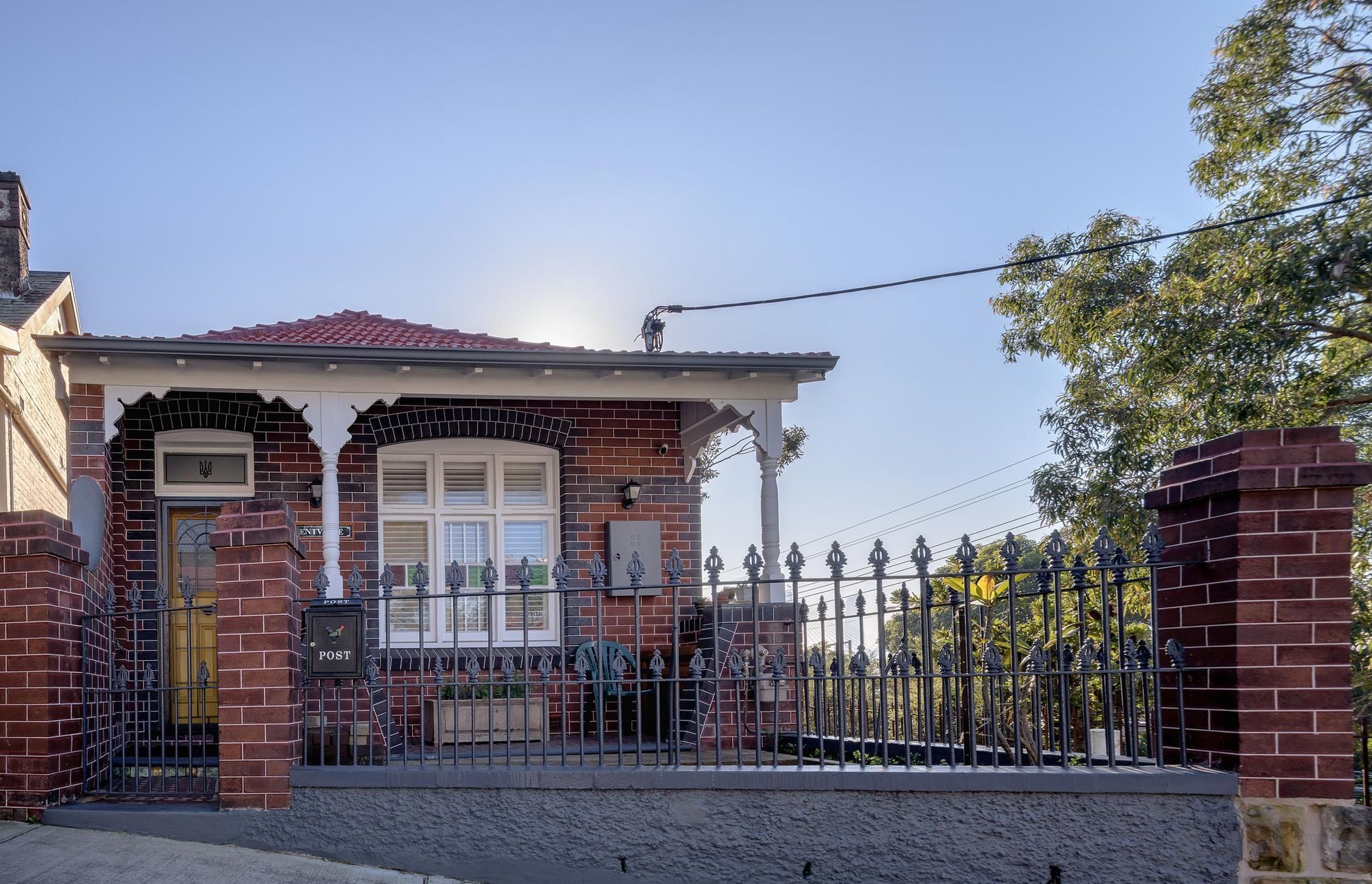 Annandale House