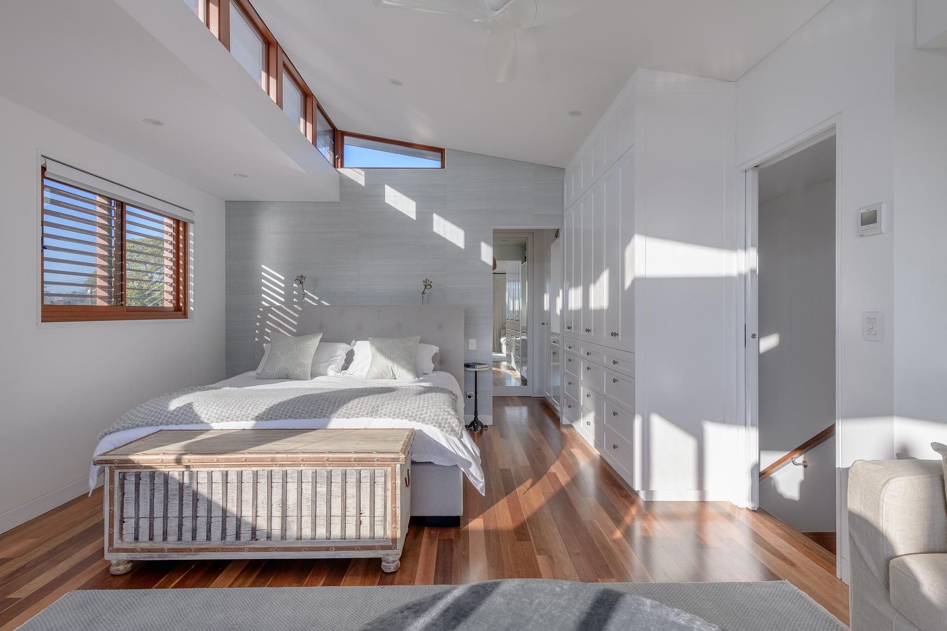 Annandale House