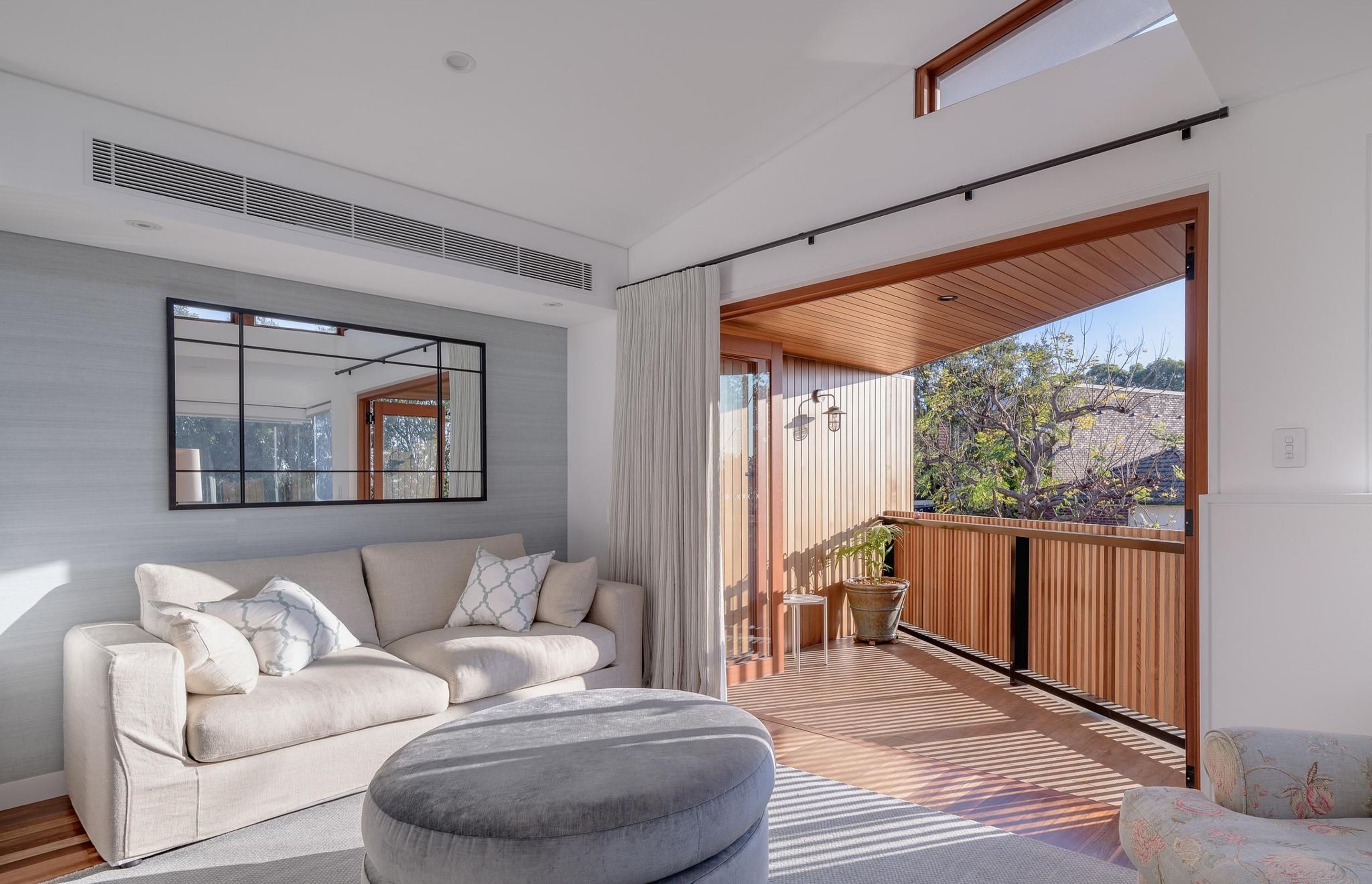 Annandale House