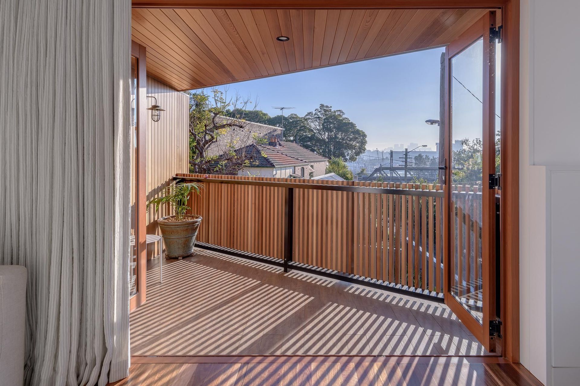 Annandale House