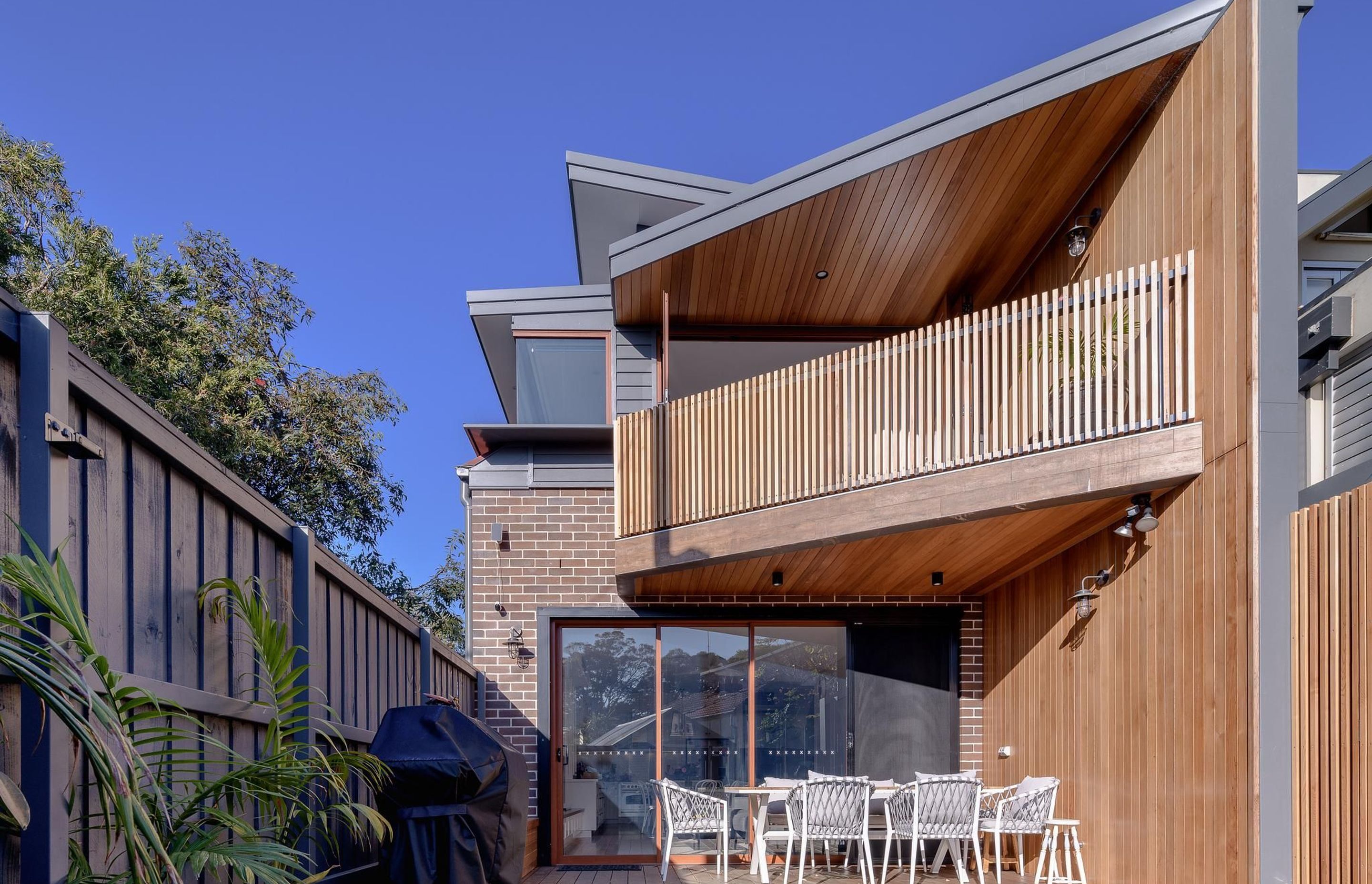 Annandale House