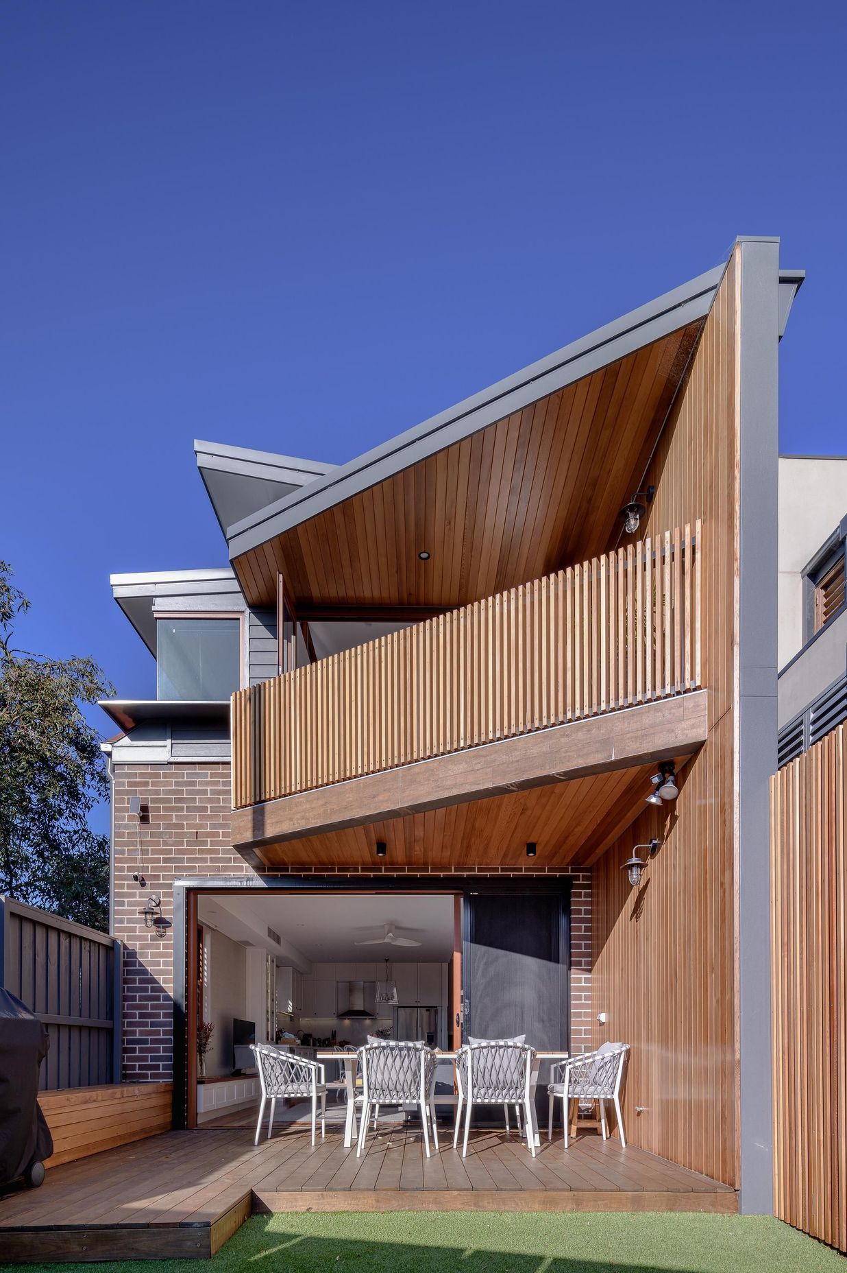 Annandale House