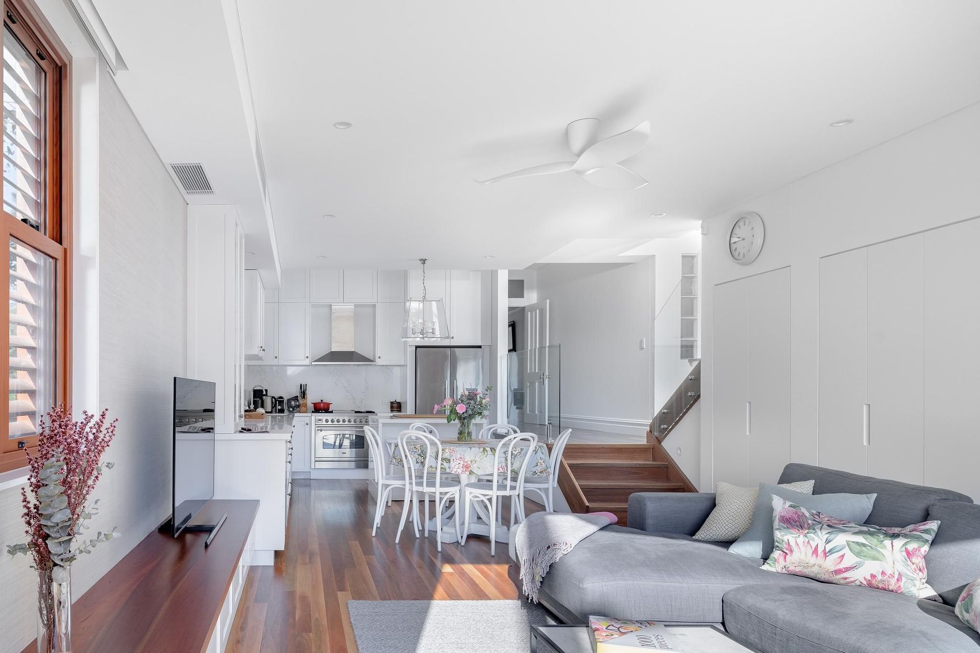 Annandale House