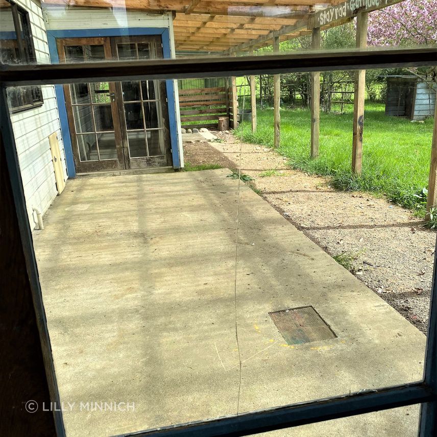 Patio-before.jpg