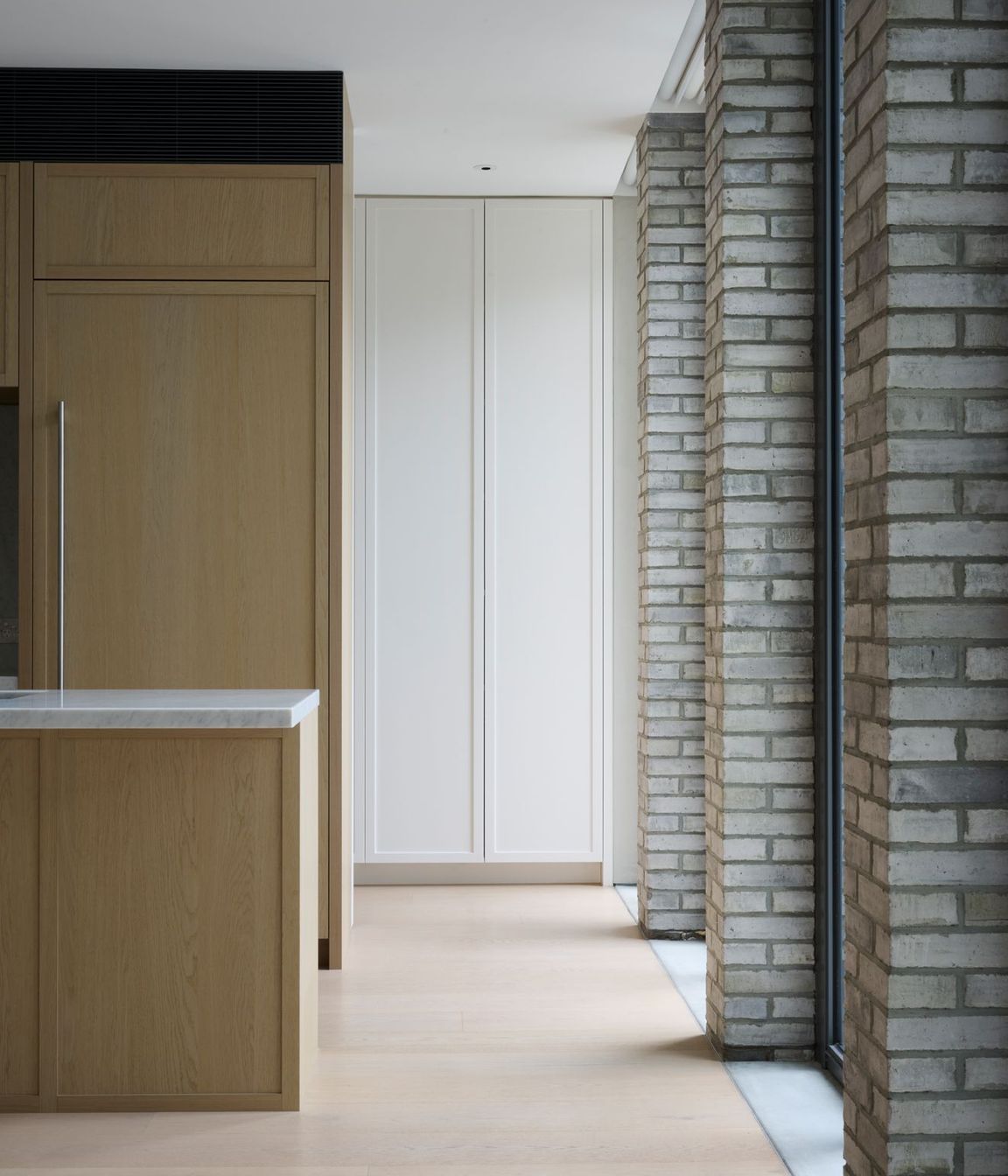 Petersen-D91-bricks-Murrumbeena-House-Kitchen.jpg
